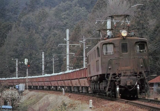 電気機関車EF15形式198号機の変貌🚋｜韮崎市ふるさと納税