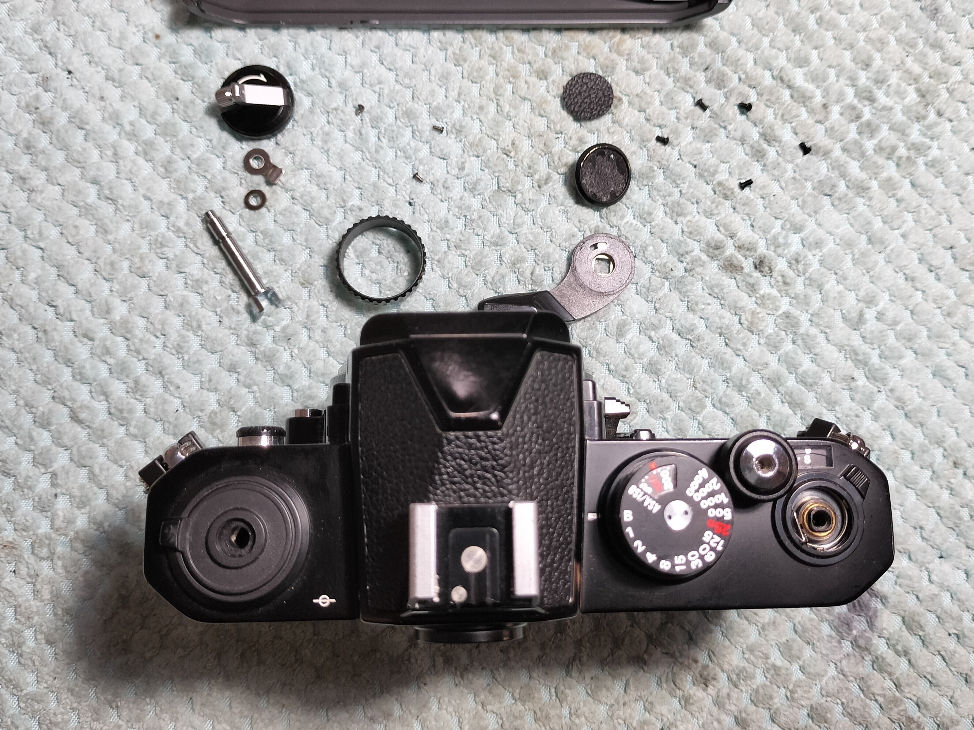 Nikon FM2の分解｜フィルムカメラ修理のアクアカメラ