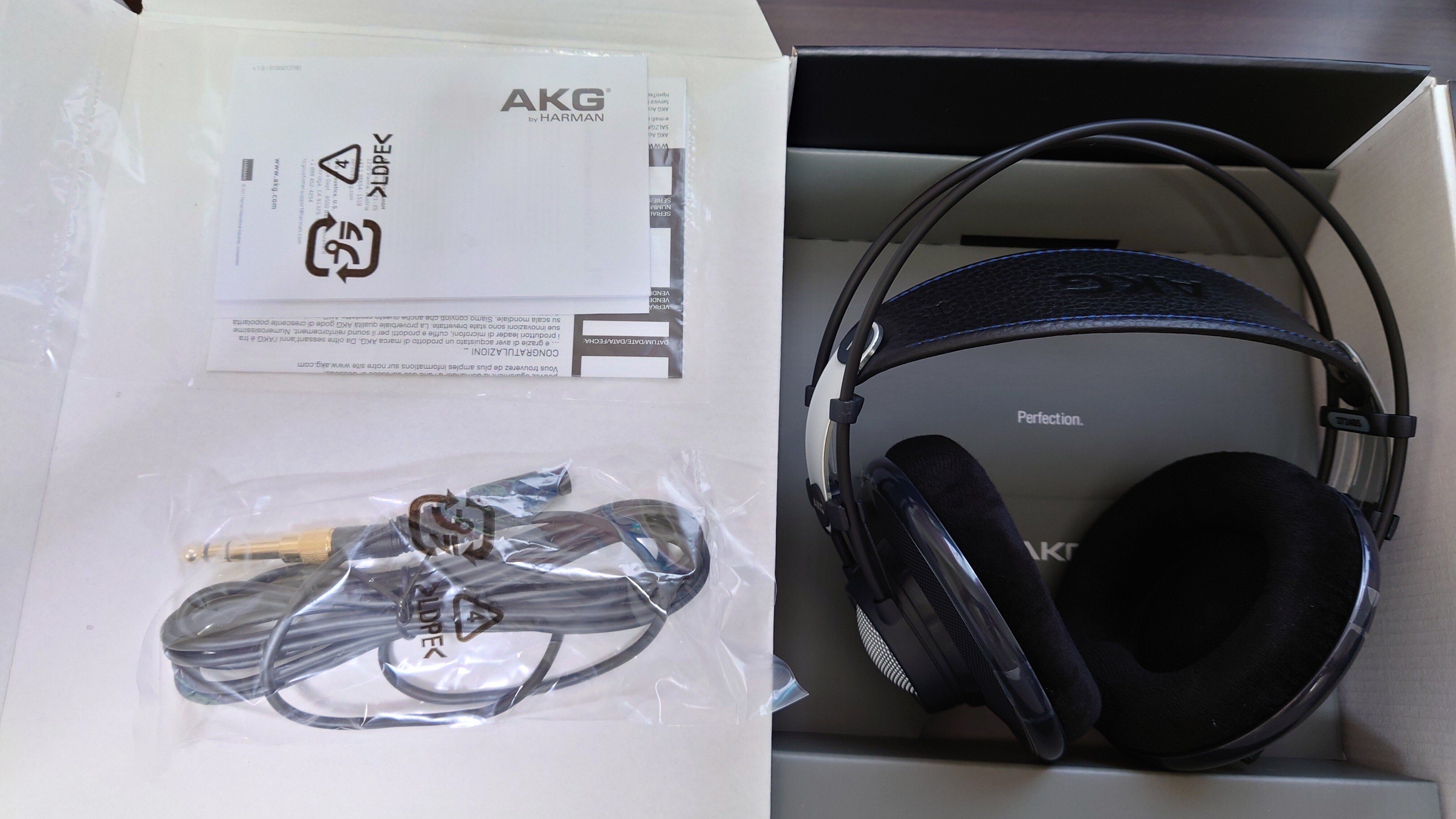 AKG K702-Y3】初めて開放型ヘッドホンを買って感動している AKG K702-Y3】初めて開放型ヘッドホンを買って感動している