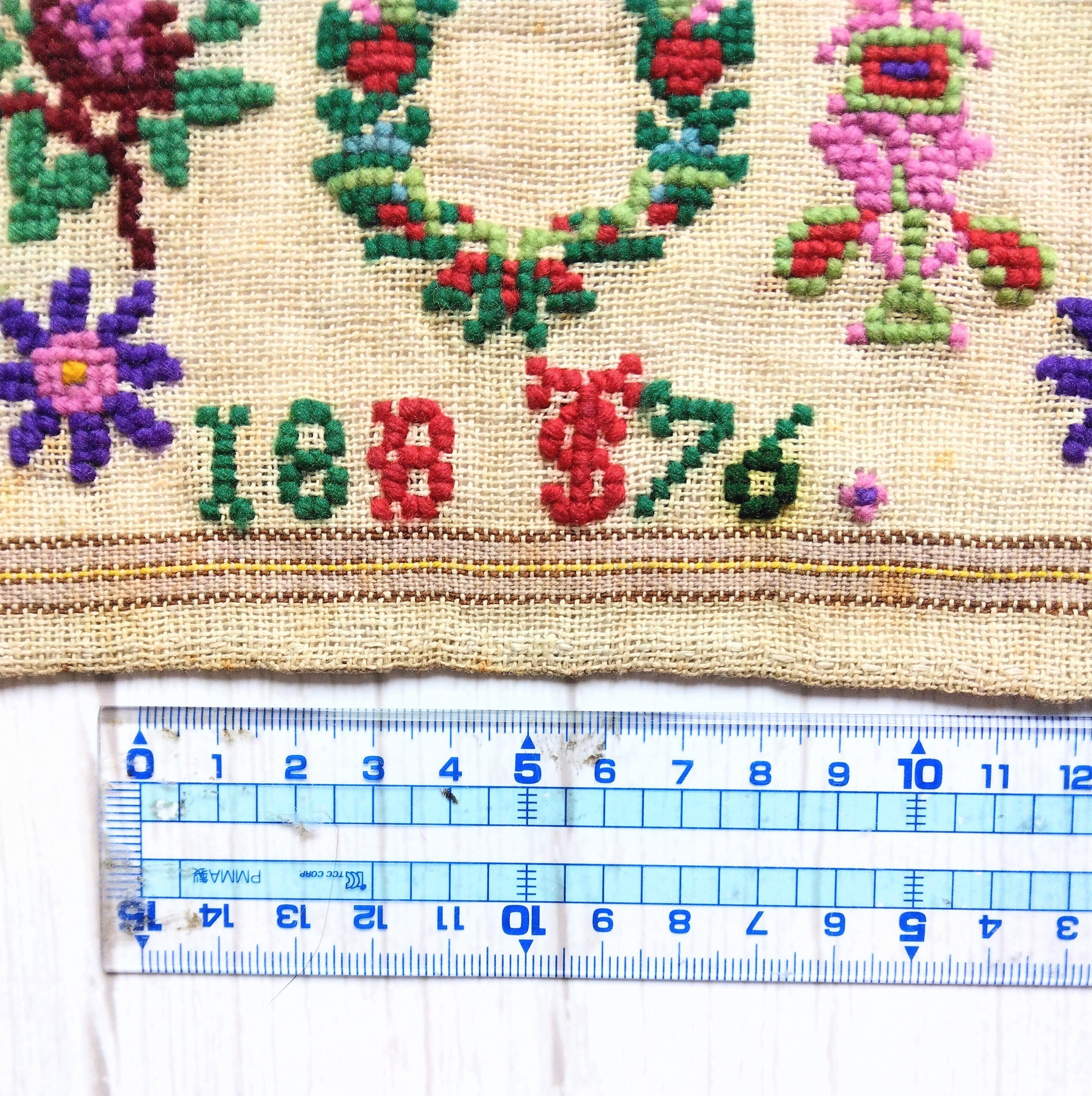 ビンテージ絵画　文化刺繍 山小屋　雪化粧した山脈 ハンドメイド ビンテージ絵画 文化刺繍 山小屋 雪化粧した山脈 ハンドメイド