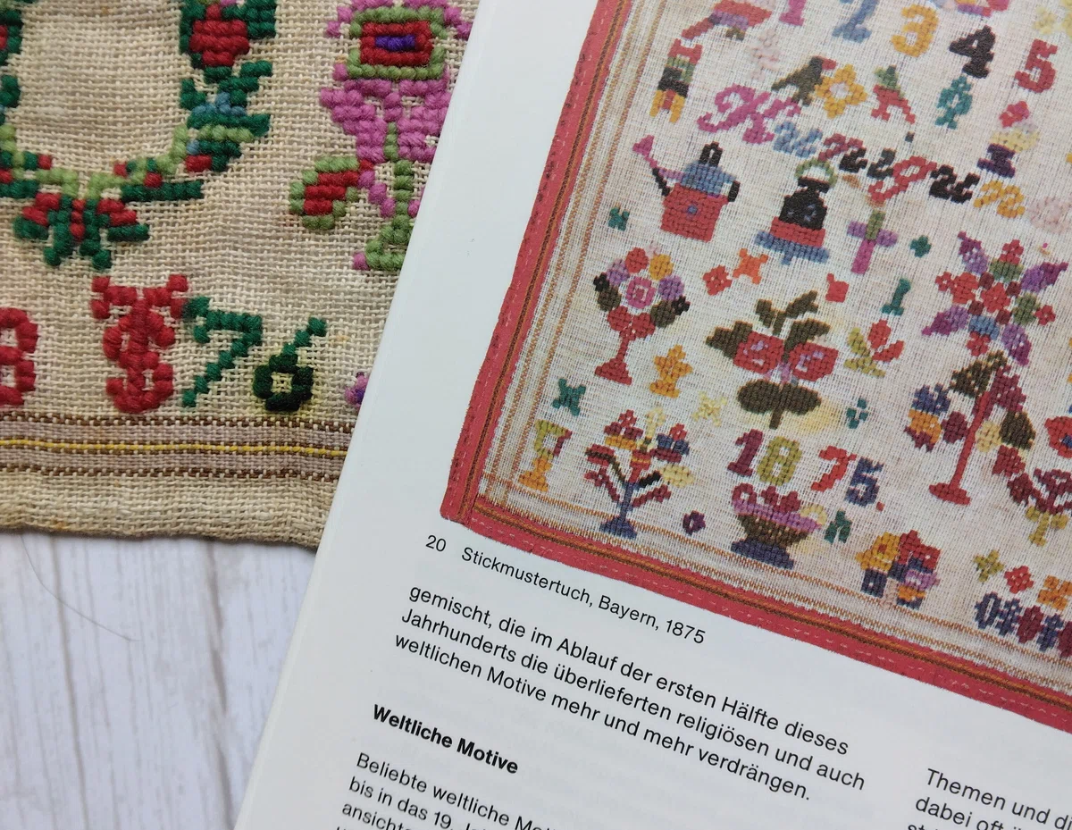 古着の山に埋もれていた、謎の刺繍サンプラー｜owarimao