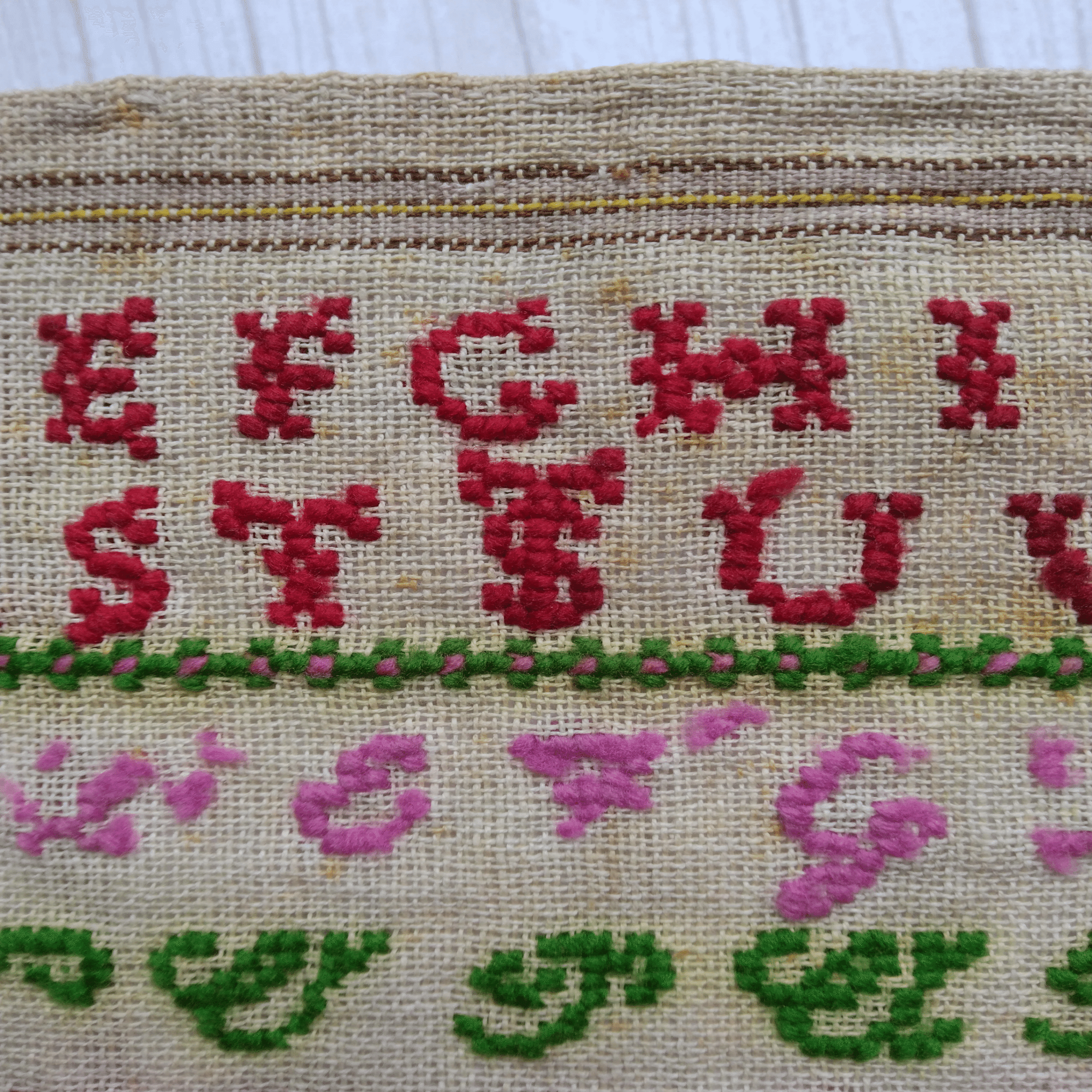 古着の山に埋もれていた、謎の刺繍サンプラー｜owarimao