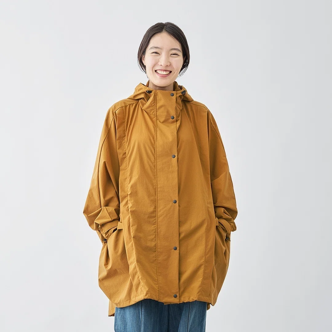 雨の日も、晴れの日も、軽やかに。ERIKO YAMAGUCHI初の撥水アウターを