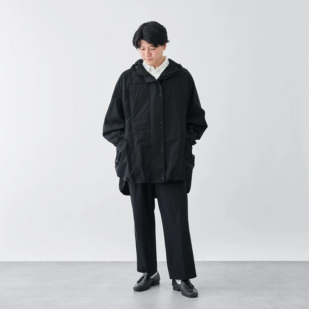 雨の日も、晴れの日も、軽やかに。ERIKO YAMAGUCHI初の撥水アウターを