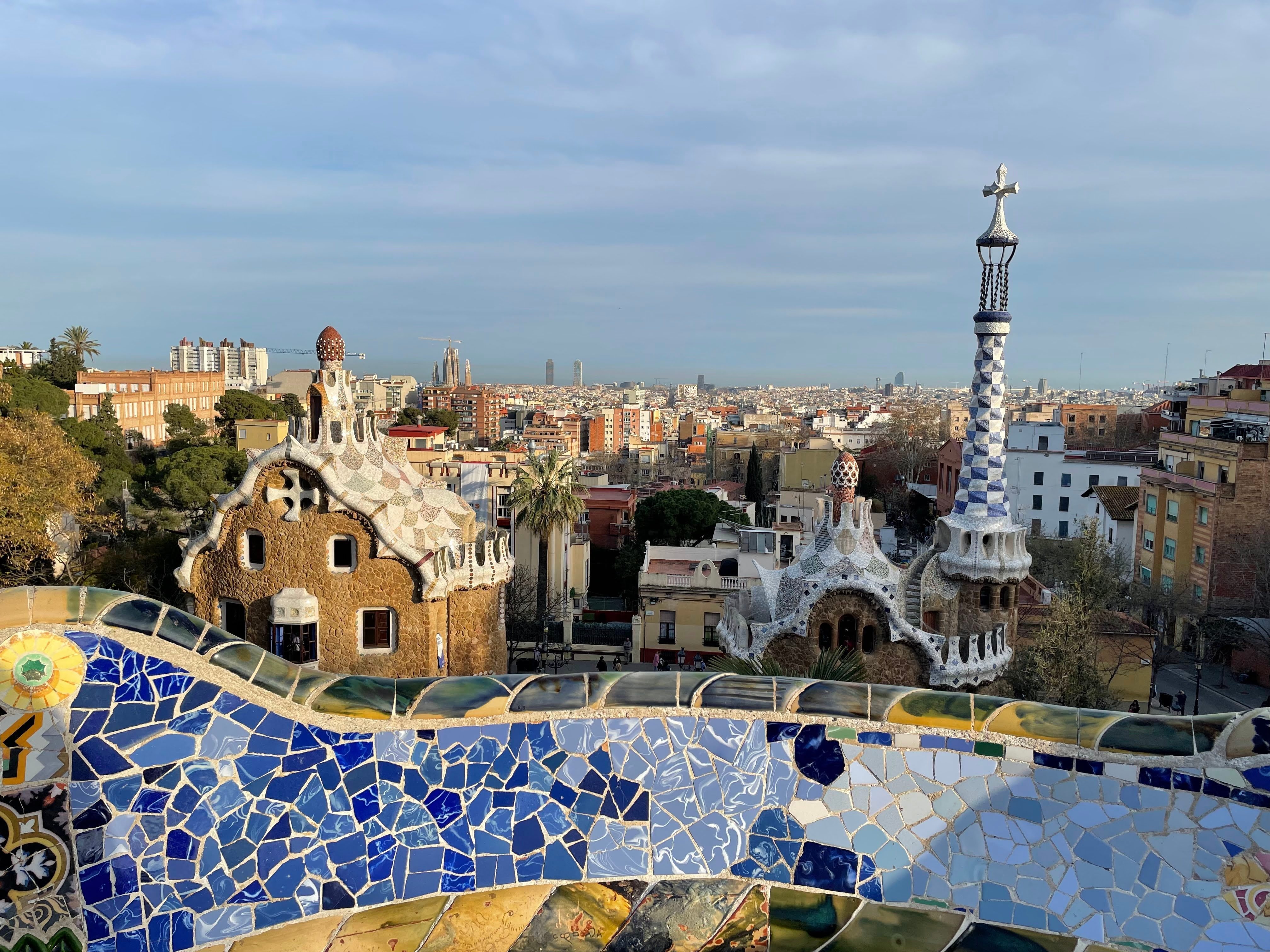 スペイン旅】情緒ゆたかなバルセロナの、心ときめく街歩き｜桜