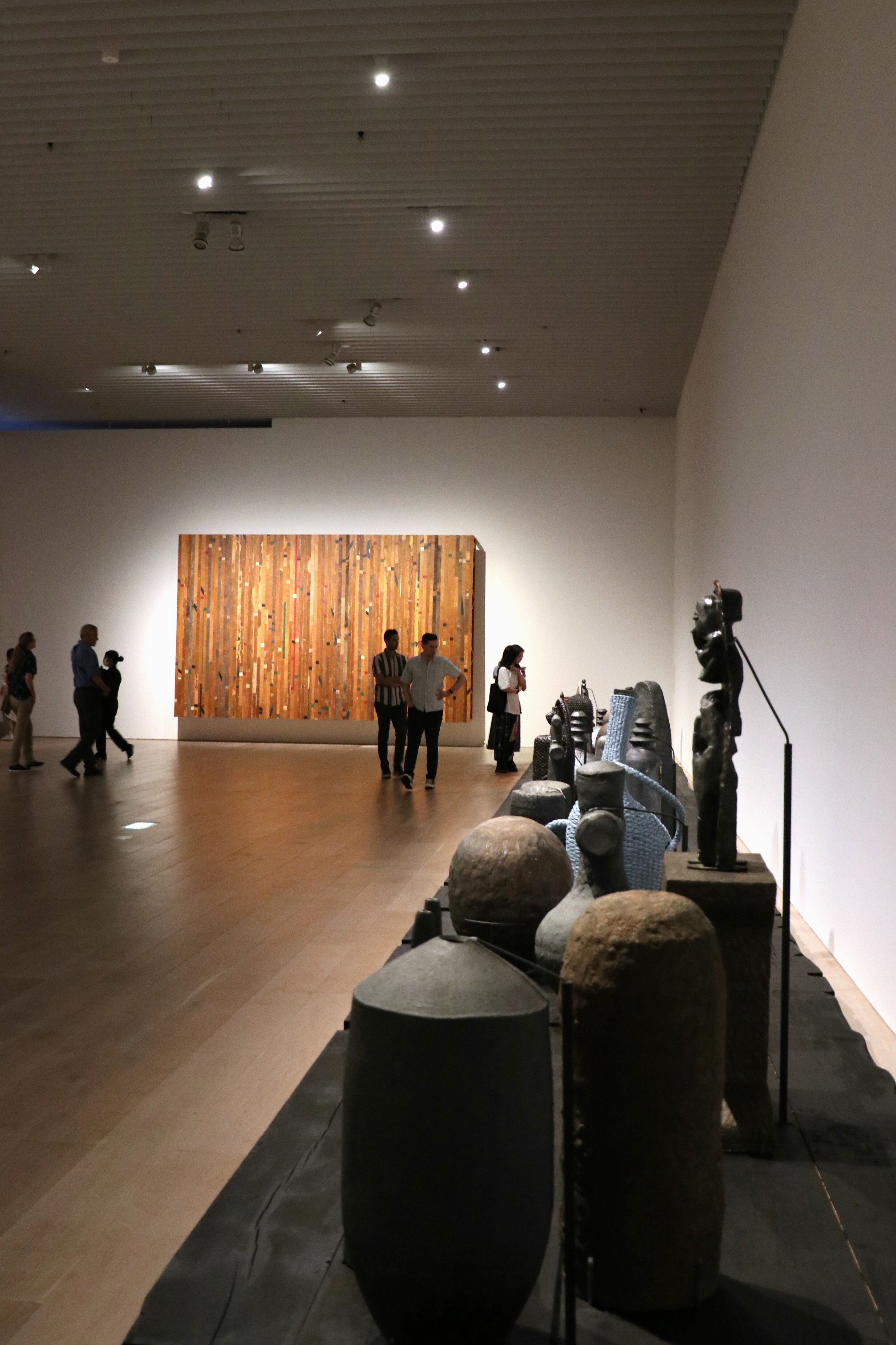 シアスター・ゲイツ展 -02 巨大空間に[民藝]を感じてみる｜Abbey