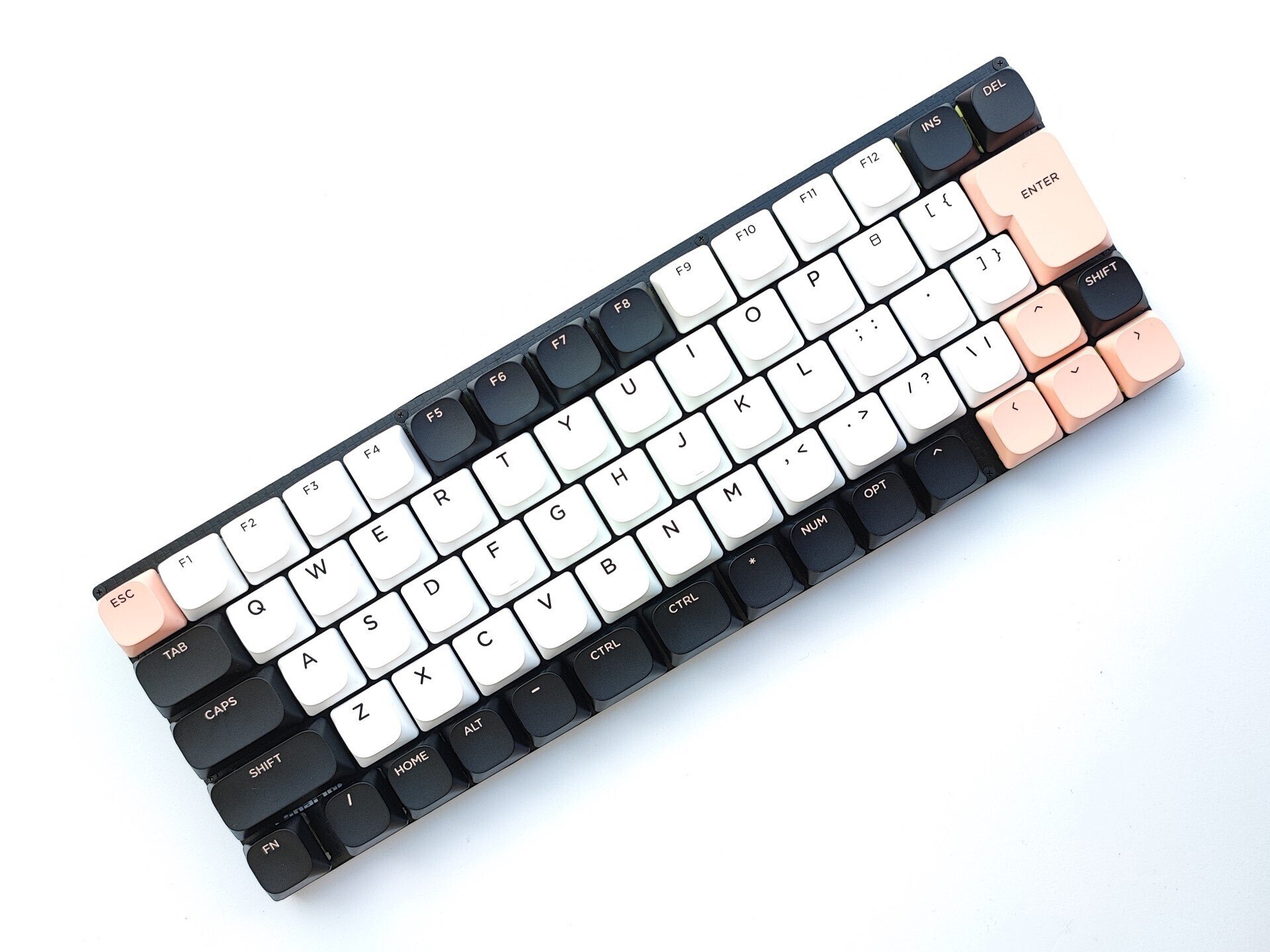 自作キーボード ホットスワップ 木製ケース ゲームや普段使いに 自作キーボード ホットスワップ 木製ケース ゲームや普段使いに