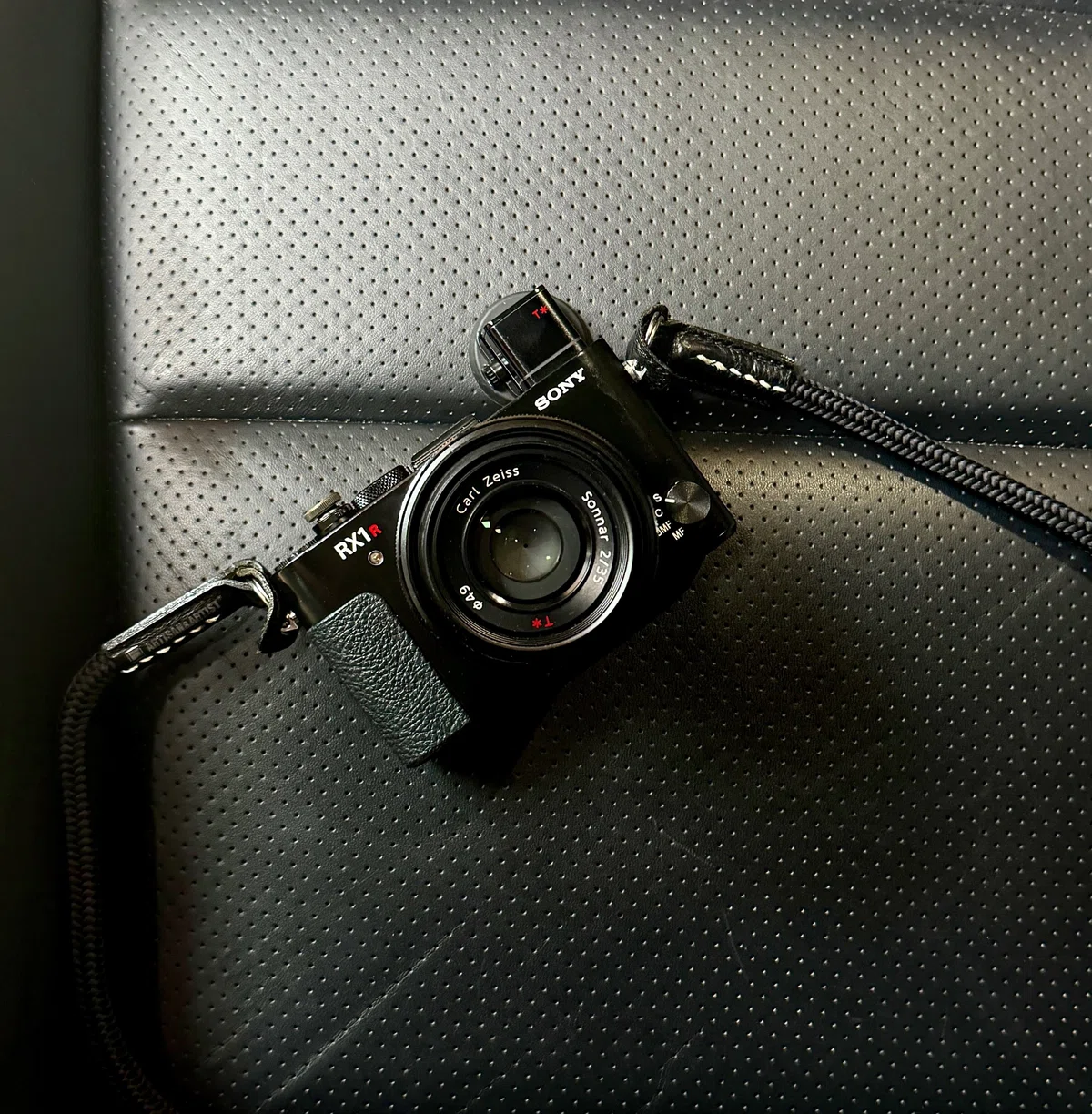 名機SONY RX1RII を見ながら最近のコンデジを考える｜MASAHIKO INAGAKI
