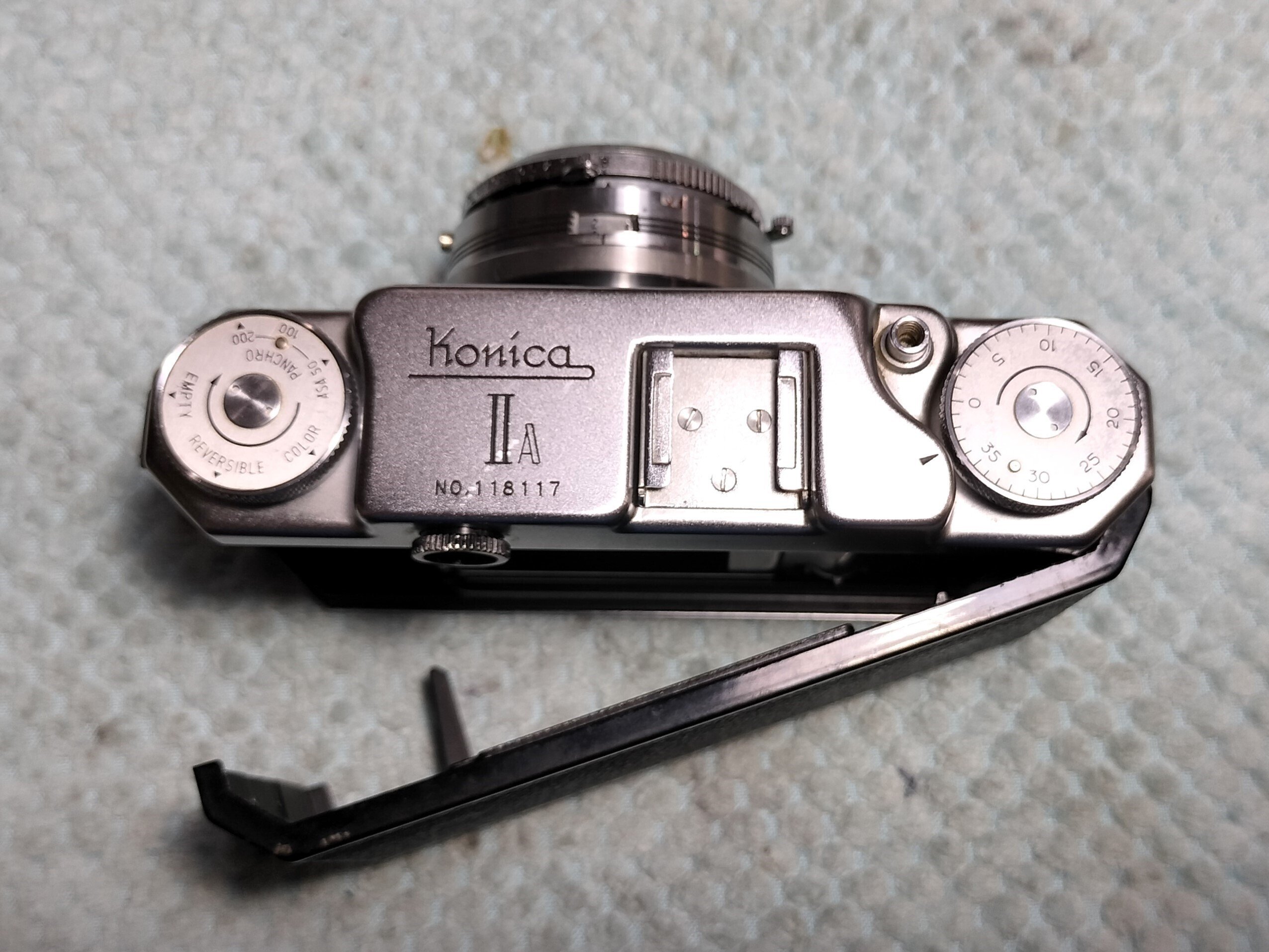 Konica IIシリーズの分解|フィルムカメラ修理のアクアカメラ Konica IIシリーズの分解|フィルムカメラ修理のアクアカメラ
