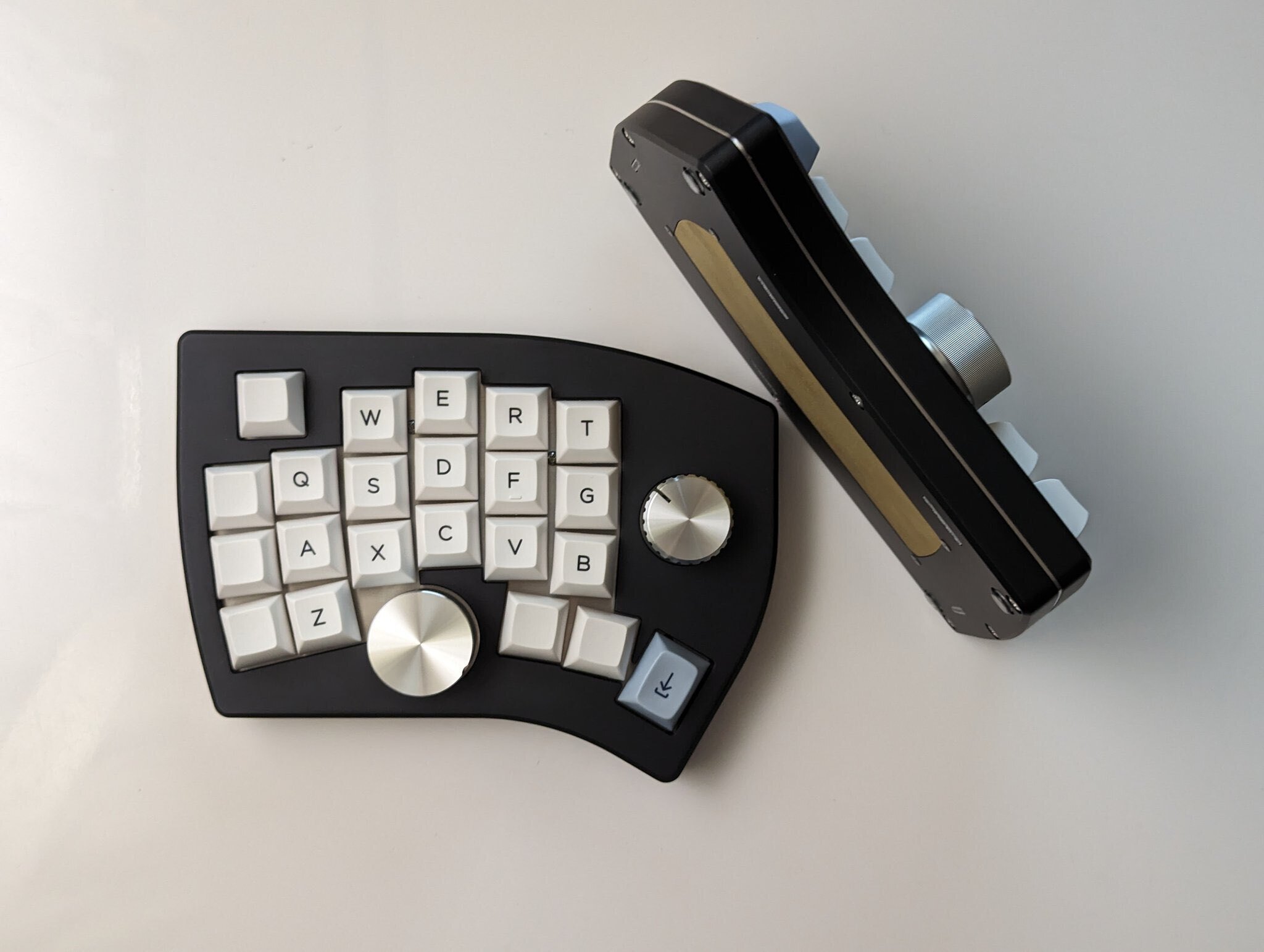 Neo65 組立済み自作キーボード がうる•ぐら gawr gura