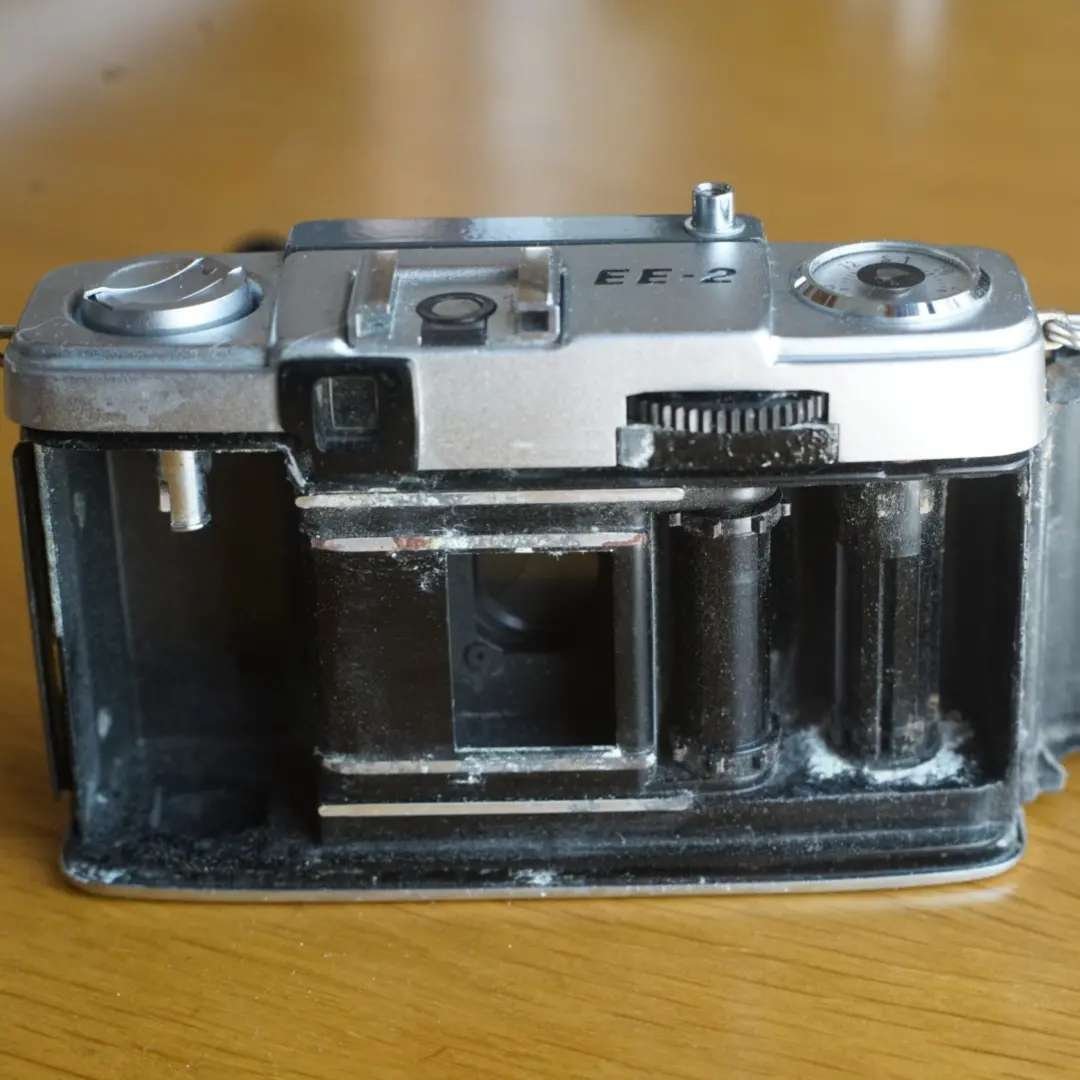 旧いカメラからのレンズ取出し OLYMPUS PEN EE-2|sentdemiro 旧いカメラからのレンズ取出し OLYMPUS PEN EE-2|sentdemiro