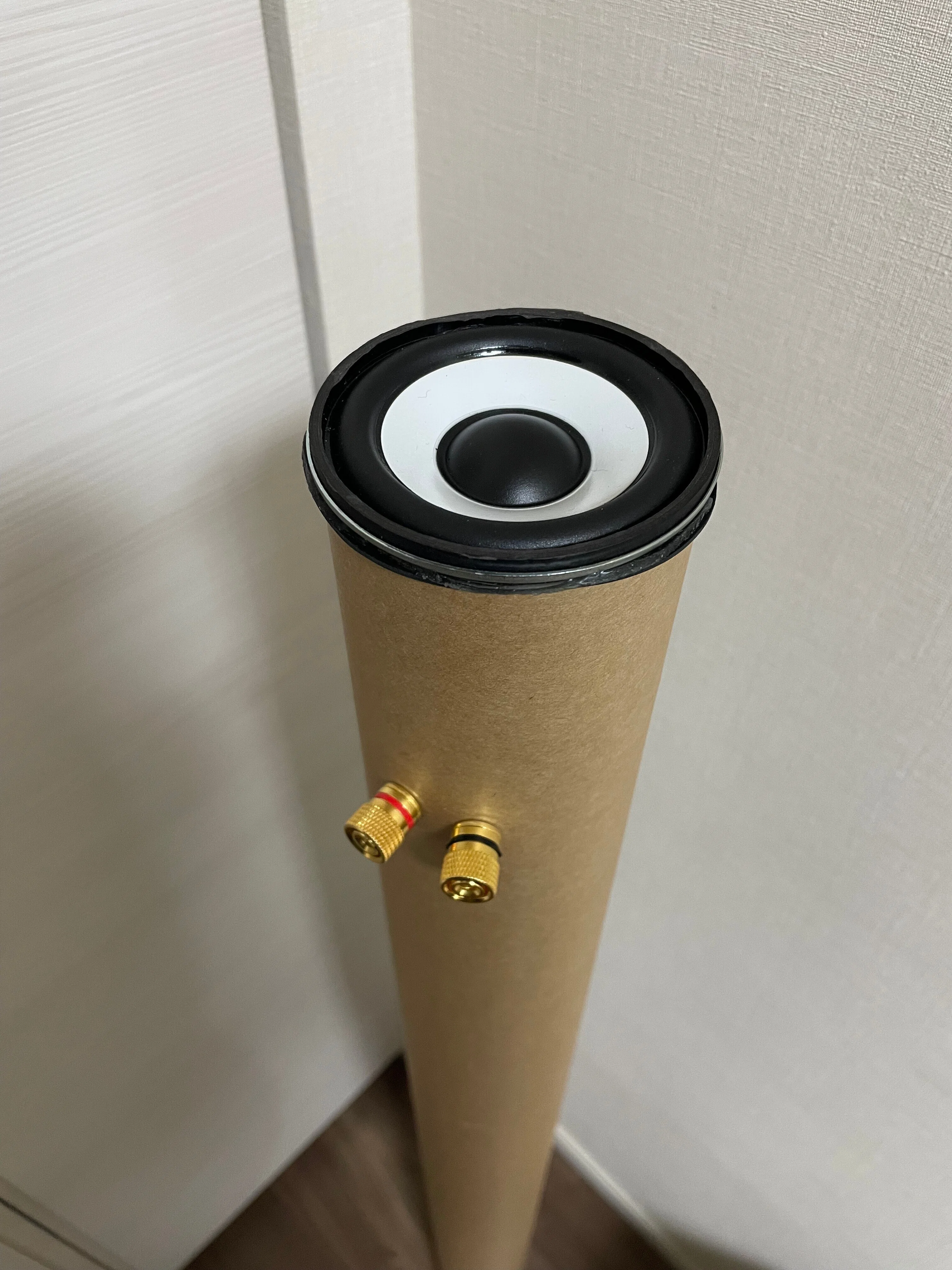 だんスピ - 作品2（縦型スピーカー）｜まっとらぼ