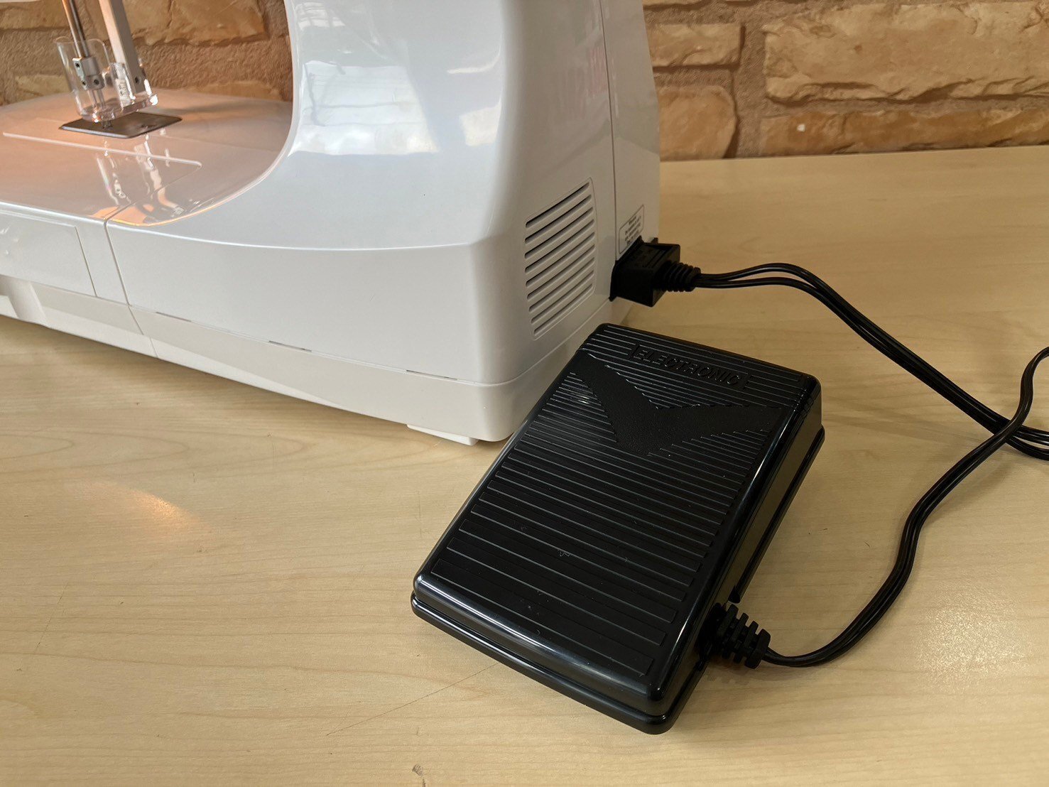 ミシン紹介】RICCAR(リッカー)「ニードルパンチミシン」 - ソーイング