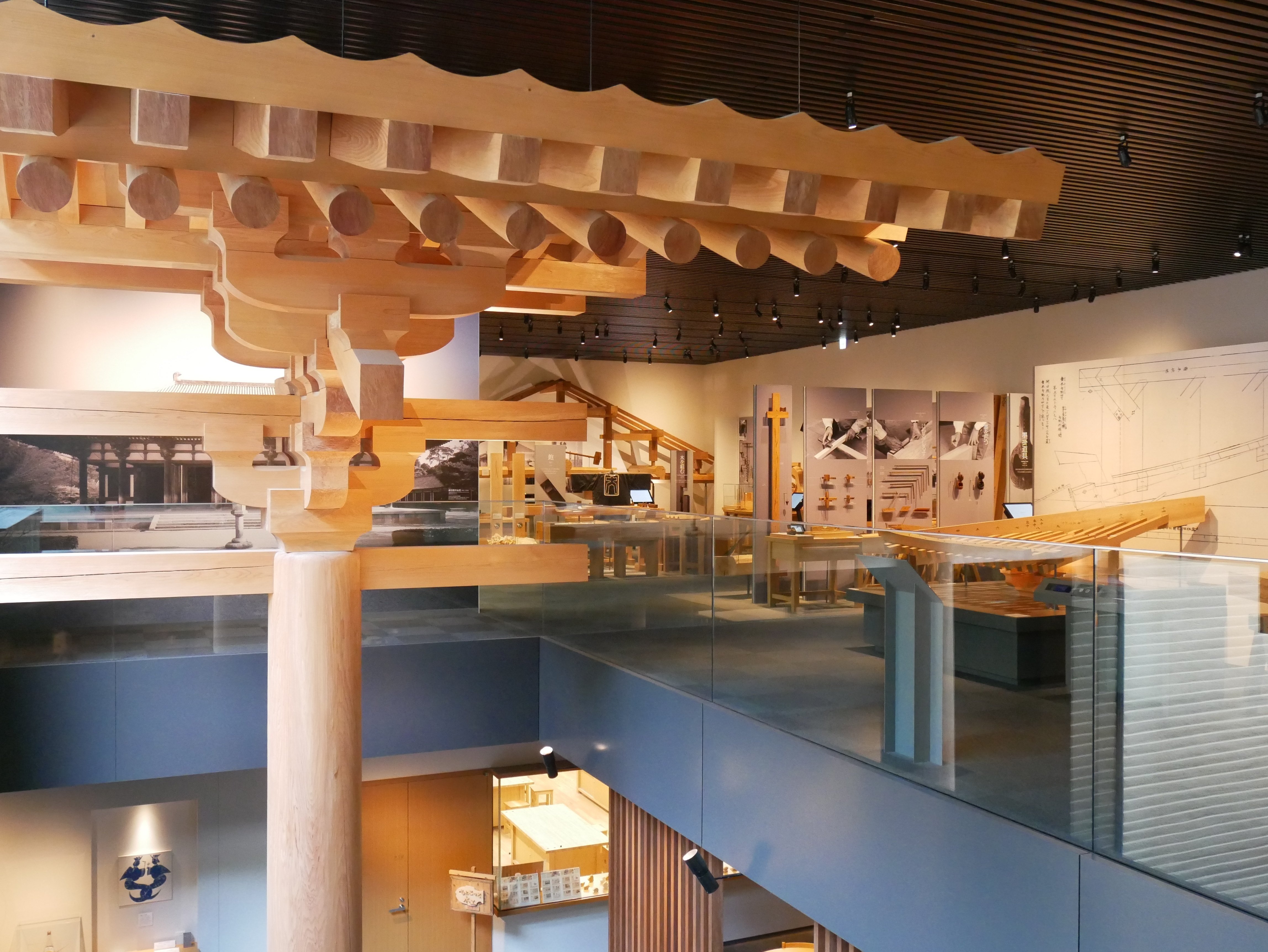 430 新神戸駅から徒歩3 分 竹中大工道具館で都会の静寂を楽しむ