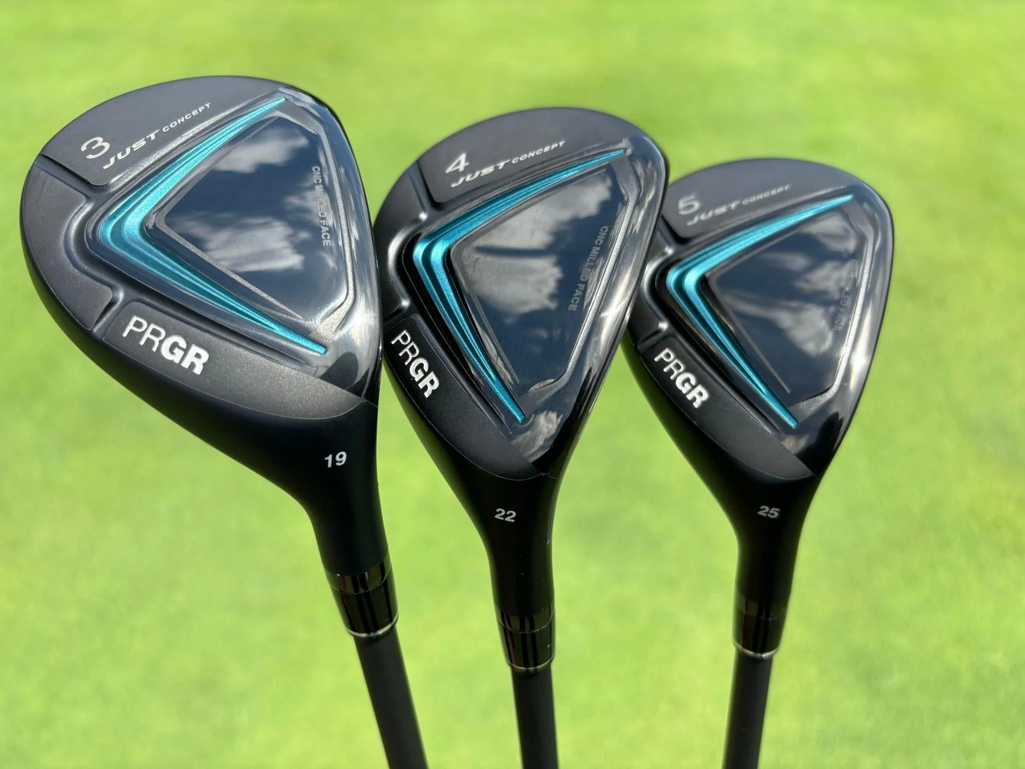 世界でもなかなか早い。PRGR RSXフェアウェイウッド、ユーティリティ
