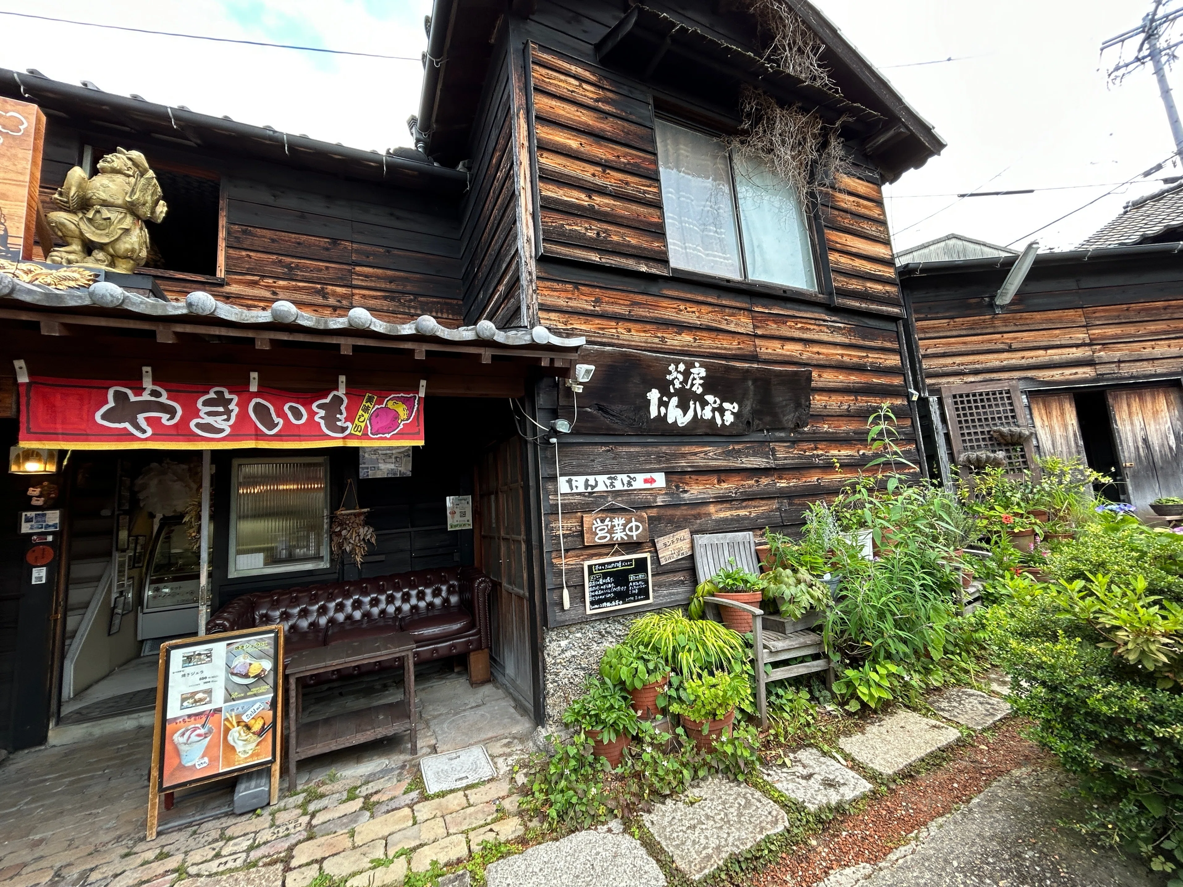 常滑に来たら、常滑焼を見にいかなと！やきもの散歩道に行ってきました
