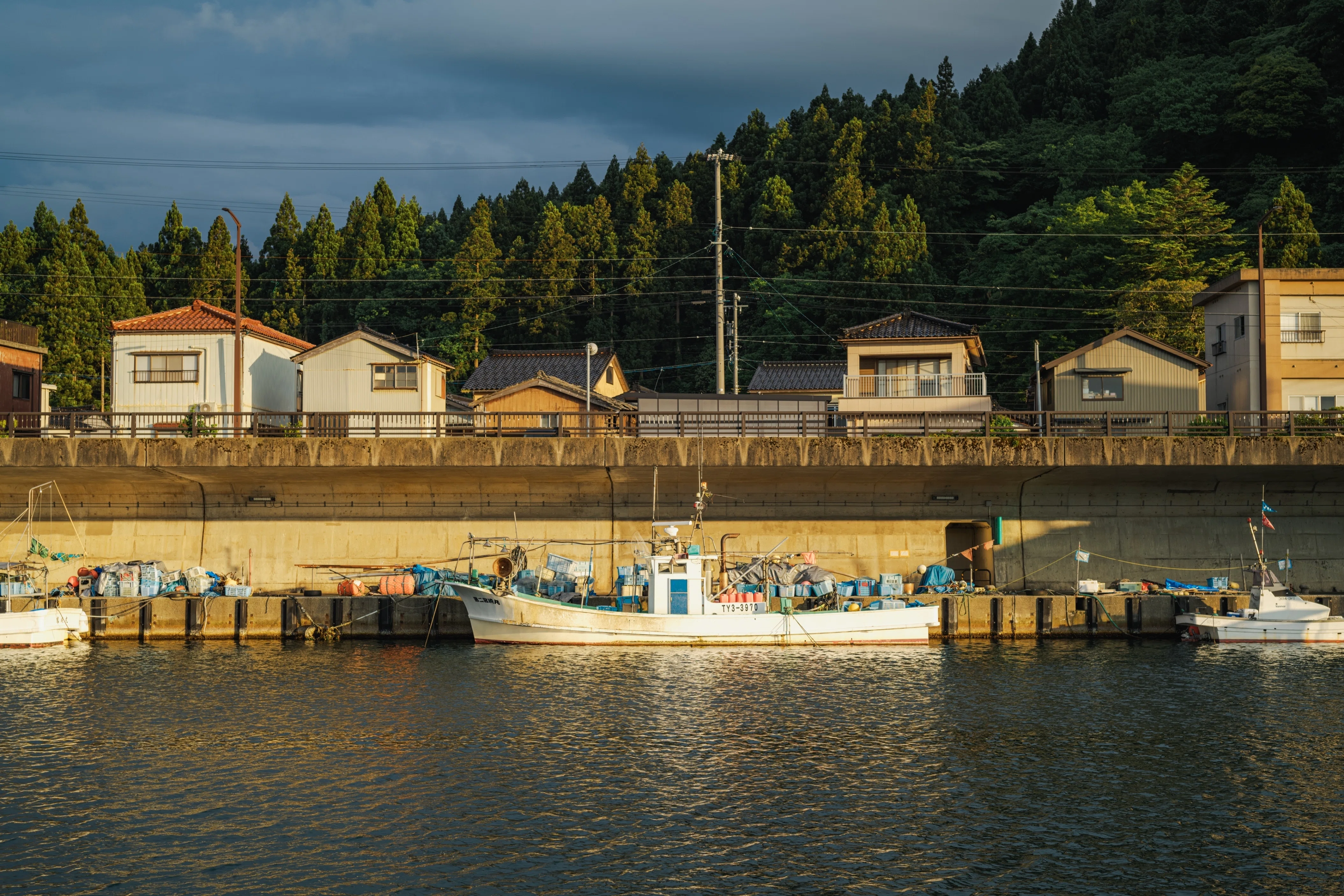 【中古】目で見る魚津・黒部・下新川の100年?魚津市・黒部市・下新川郡 富山県｜滑川と魚津、黒部、下新川｜Mitsuhiro