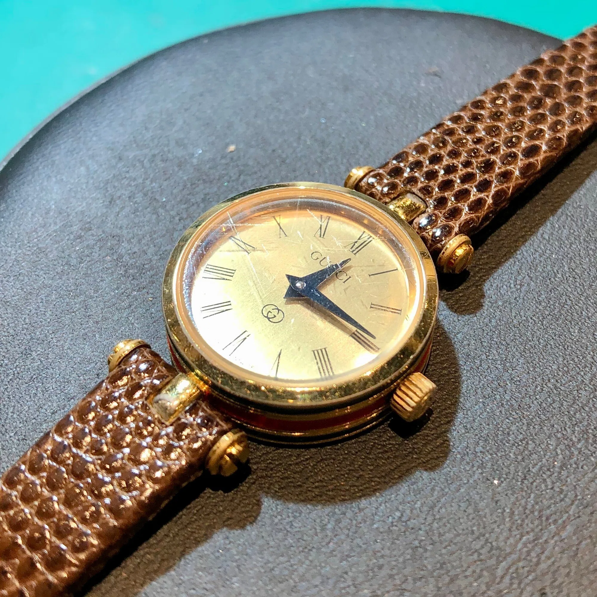 グッチ（Gucci）の時計修理・電池交換を東京のどこで依頼する？〜電池 