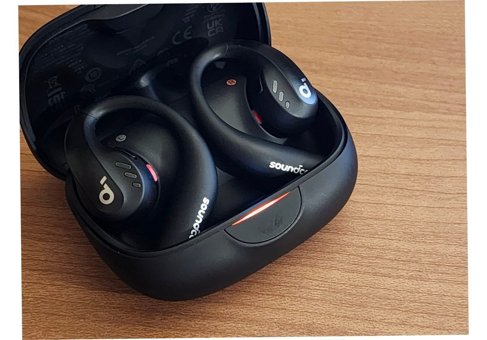 レビュー】耳をふさがないイヤホン、Anker Soundcore AeroFit Proを