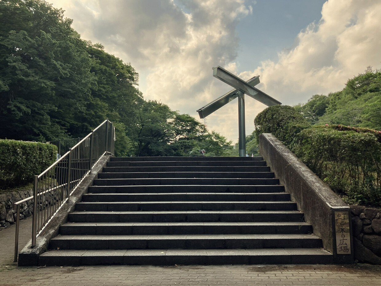 雨上がりのマジョール広場の片隅 日本の風景 After all, country roads are the best for touring! [ZX-25R