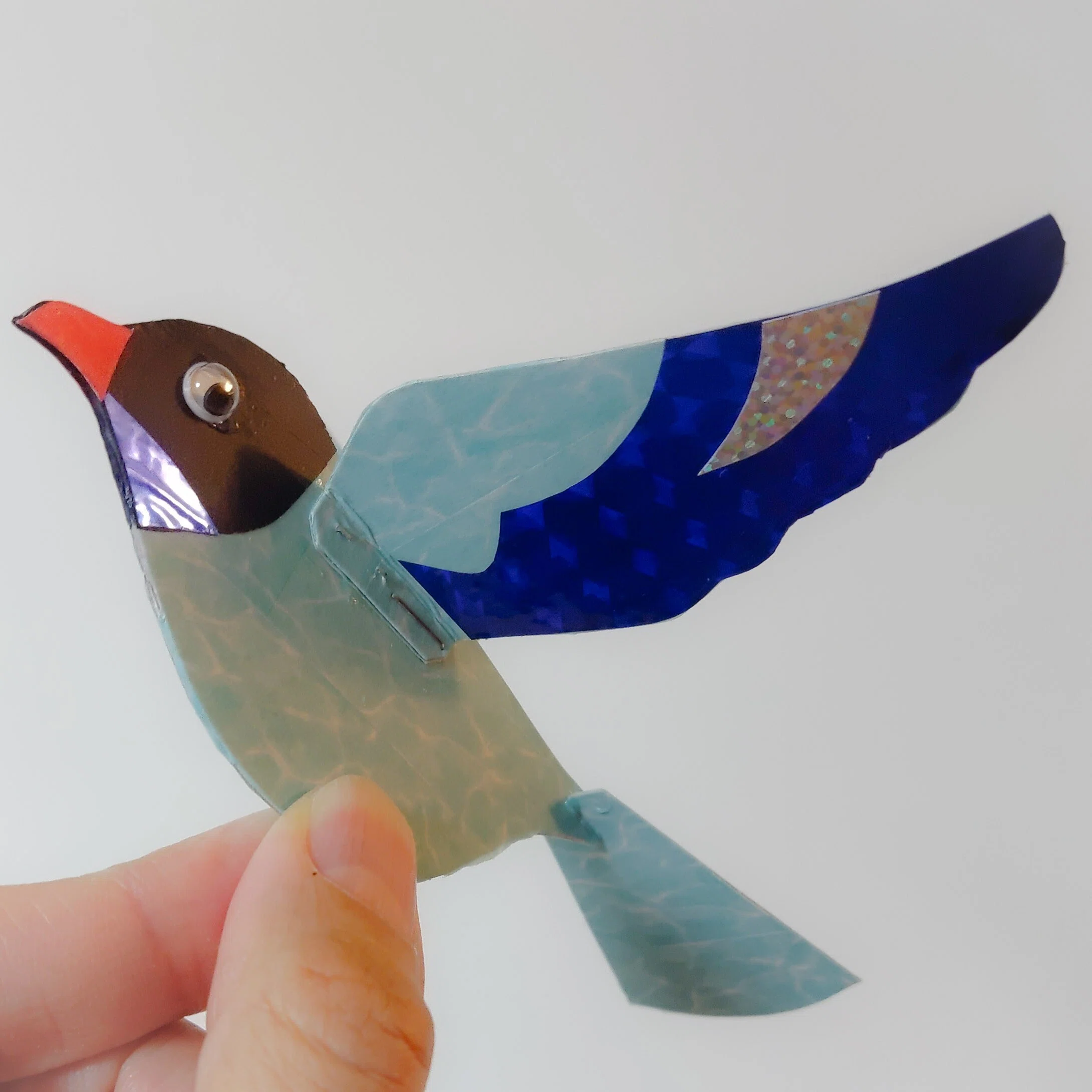 サクッと工作】厚紙＆メタリック折り紙で野鳥のモビールを作ろう