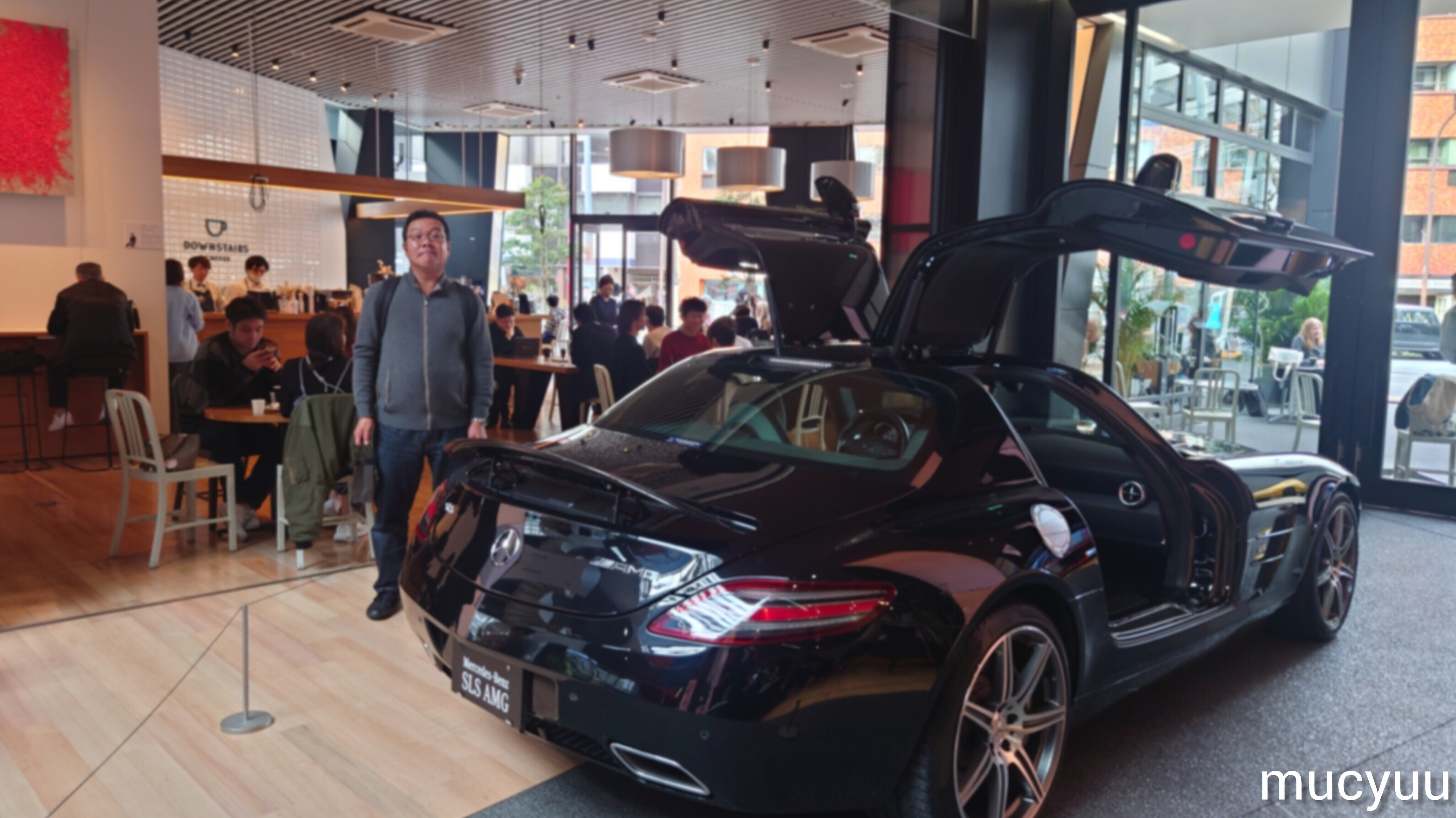 メルセデスベンツ SLS AMGを見学する事ができました 現代に蘇った300SL