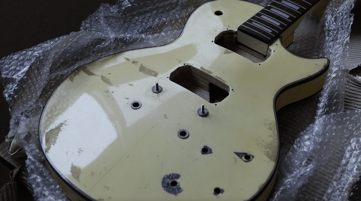 Fresher レスポールタイプのレストアとモディフィケーション 1 Fresher レスポールタイプのレストアとモディフィケーション 1