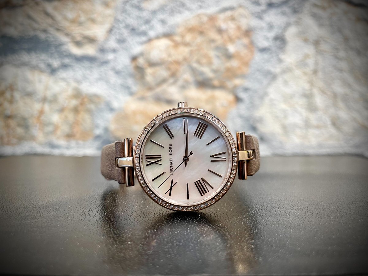 マイケル コース（Michael Kors）時計の修理・電池交換ガイド〜東京だ  