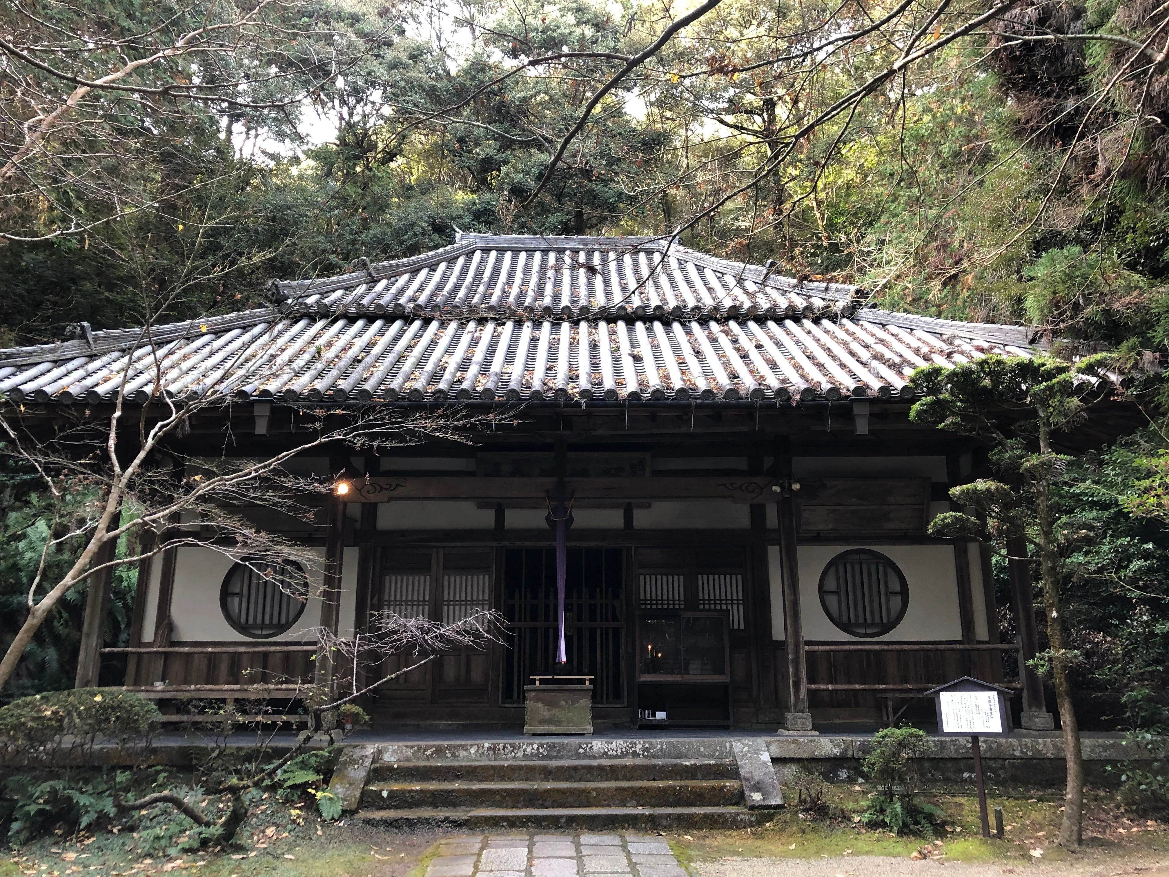 🔶私の好きな奈良：王龍寺 静謐な森で歴史を見つめた古刹｜あやさま奈畝