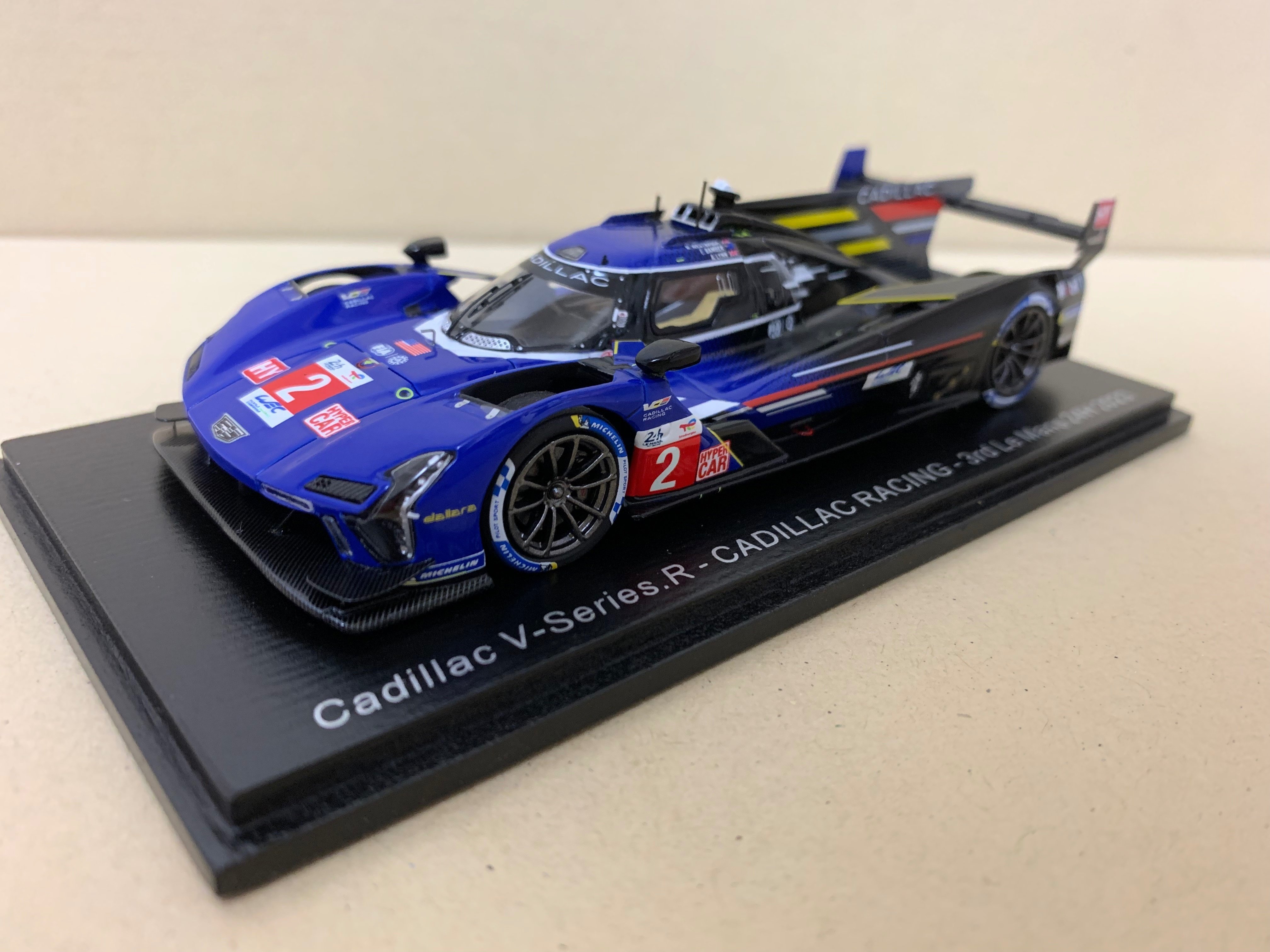 【Spark 1/43】 キャデラック ル・マン 24時間 2023年 3位 Spark 1/43】 キャデラック ル・マン 24時間 2023年 3位 - メルカリ