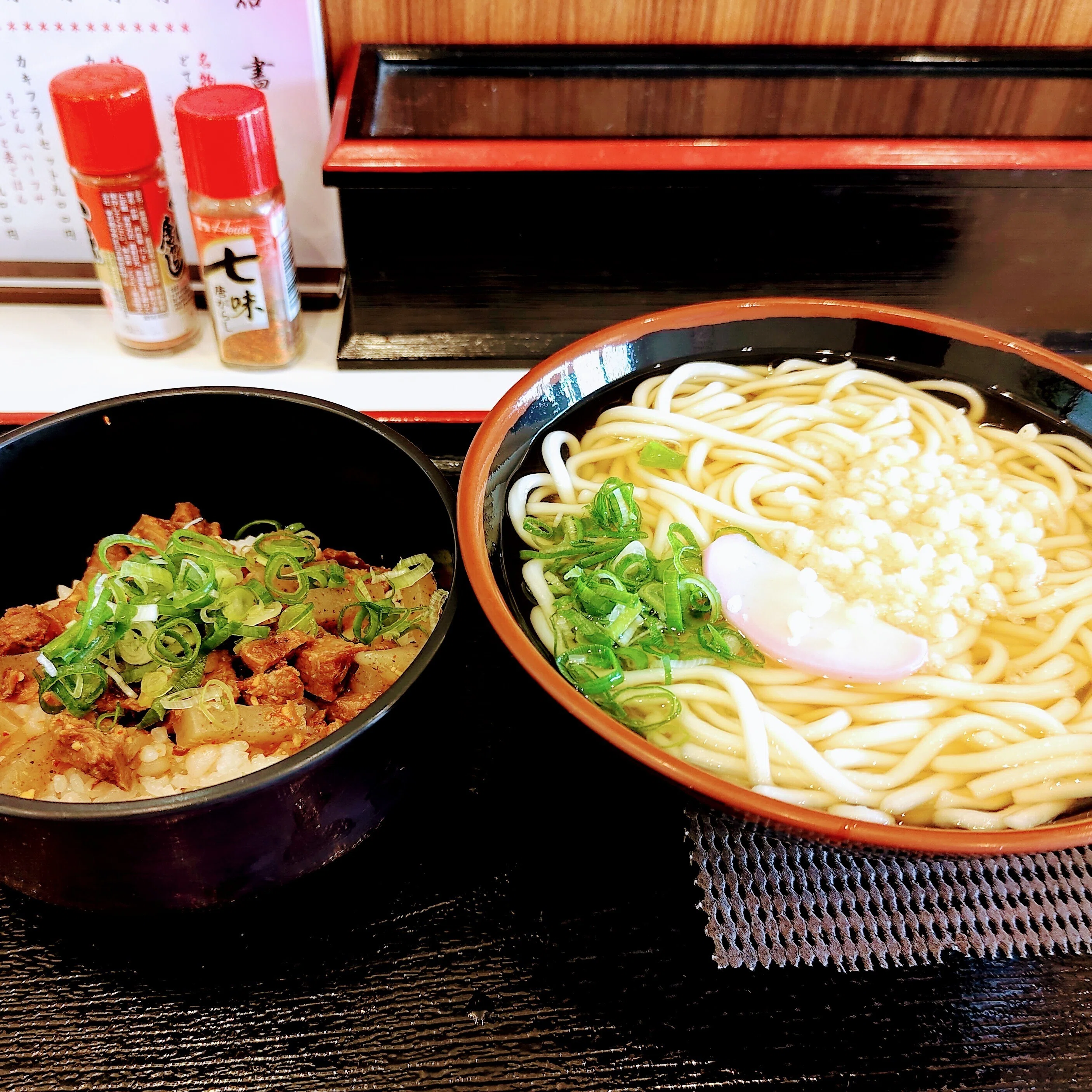 けつねうどん〜うまいモン33軒目〜｜えすたけ