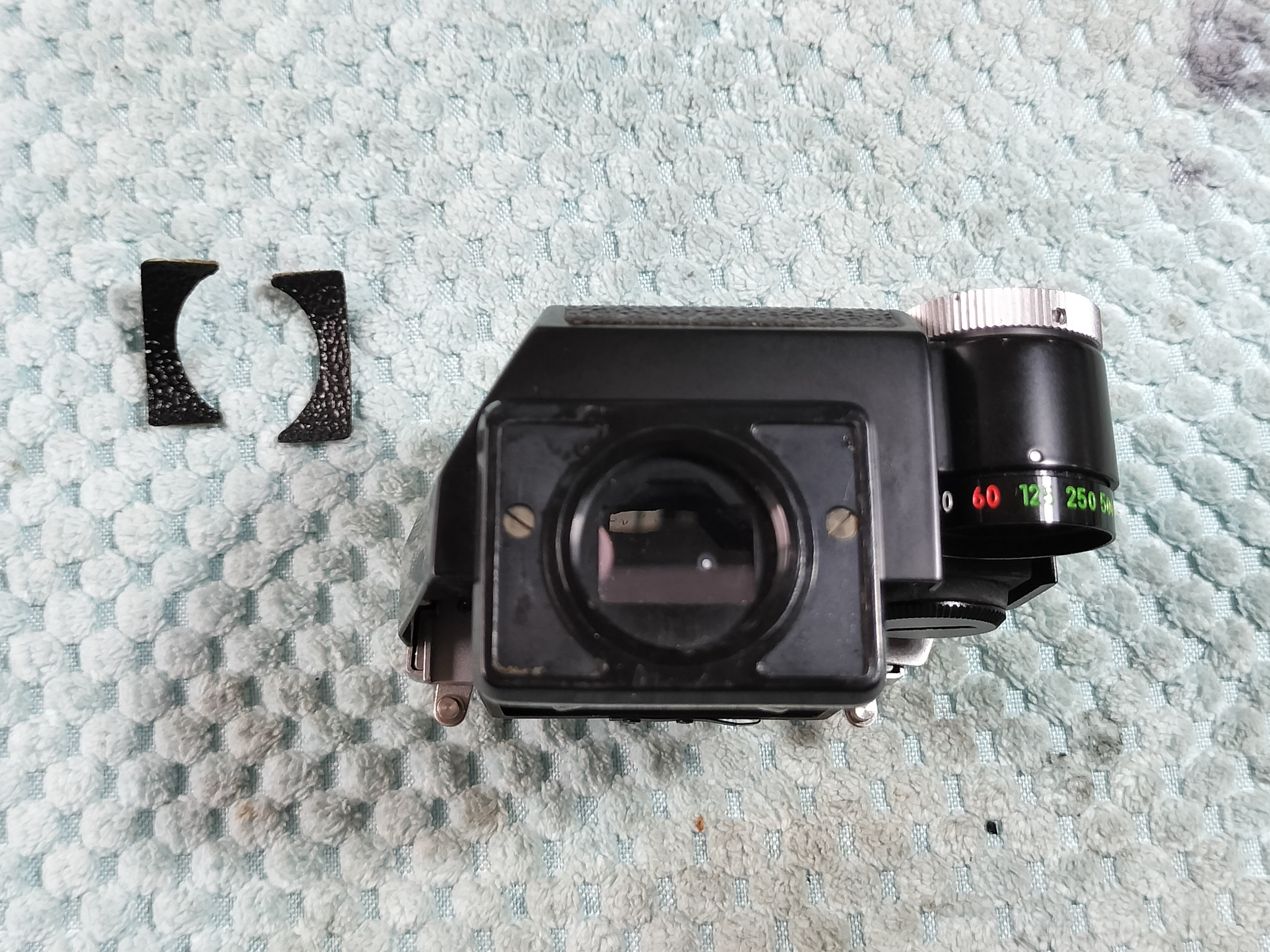 Nikon F フォトミックファインダーの分解|フィルムカメラ修理の Nikon F フォトミックファインダーの分解|フィルムカメラ修理の