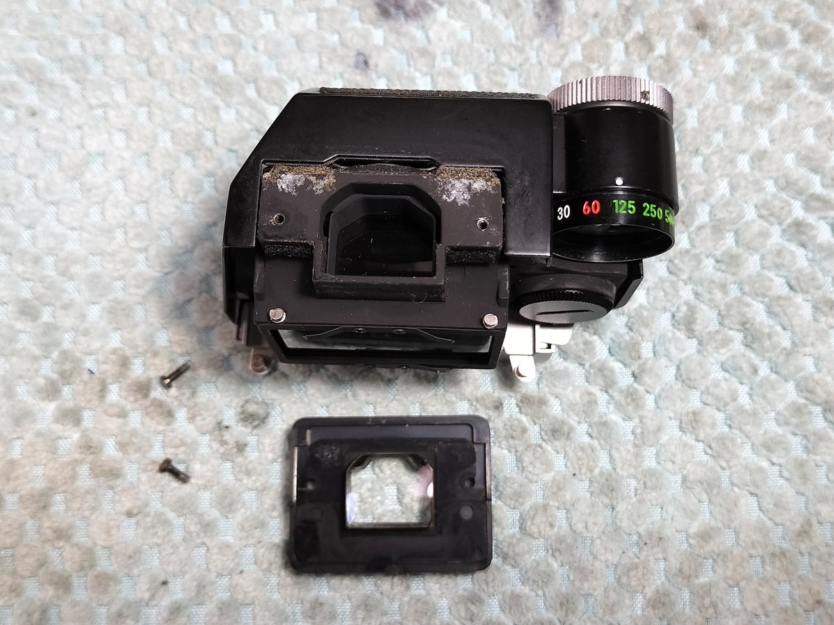 Nikon F フォトミックファインダーの分解｜フィルムカメラ修理のアクア  