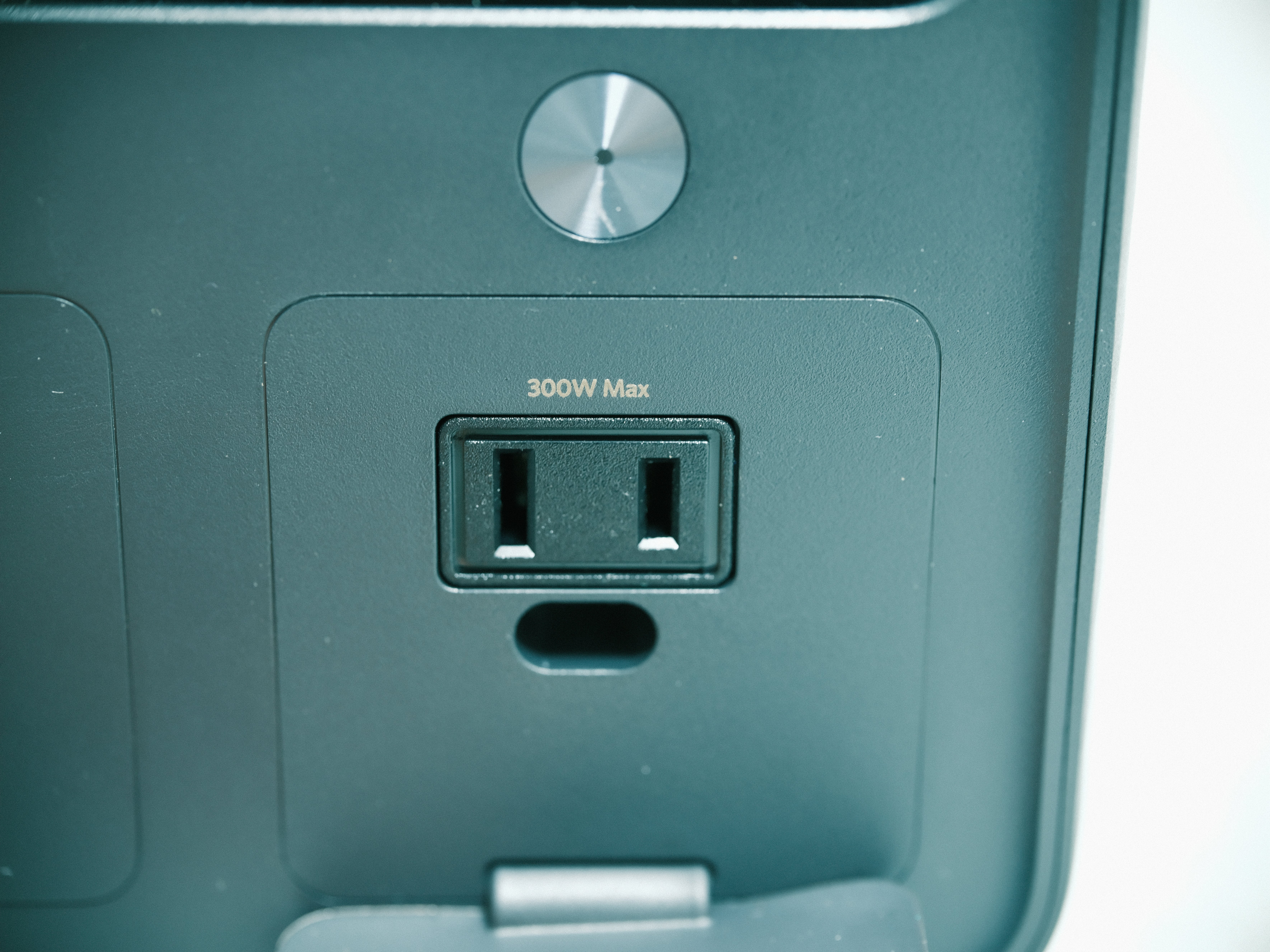 レビュー】車中泊と非常時のお供 Anker PowerHouse II 300｜プラナリア