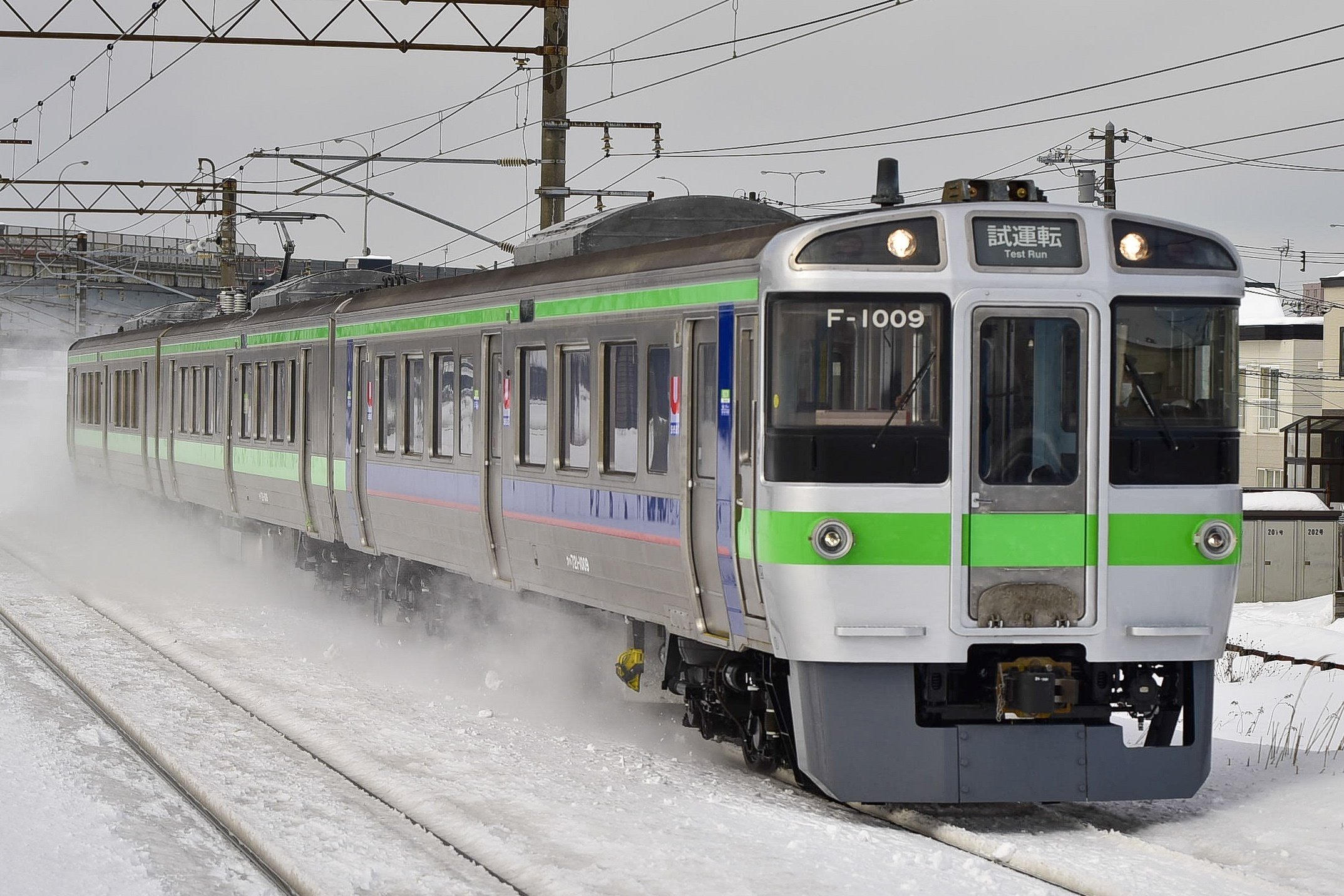 721系F-1009 苗穂出場試運転｜Pixel2