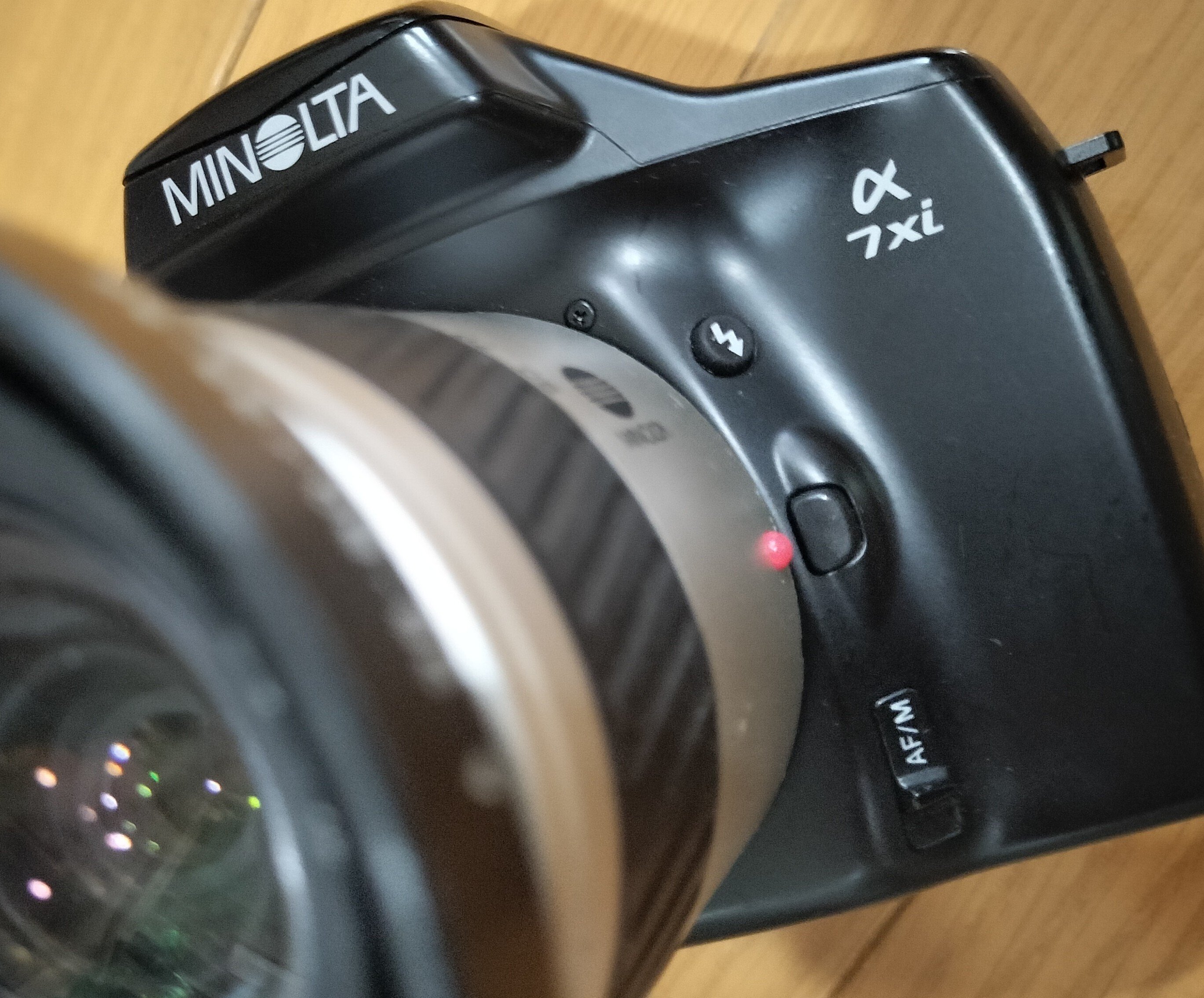 MINOLTA α303si 一眼レフカメラ レンズ付き Minolta α303si 一眼レフカメラ AFレンズ付き 一眼レフフルセット