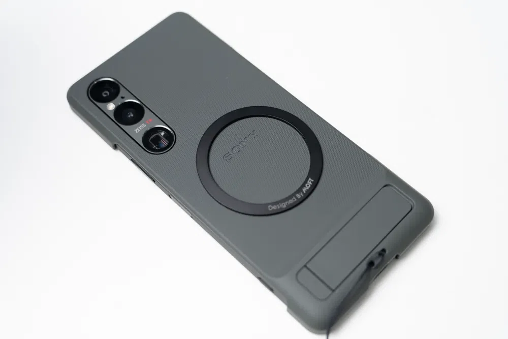 ア*ル様 SONY Xperia SIMフリー 256GB 本体 マグネット充電 Xperia 1 Ⅵを、MagSafe対応もどき（マグネット吸着対応）にしてみた