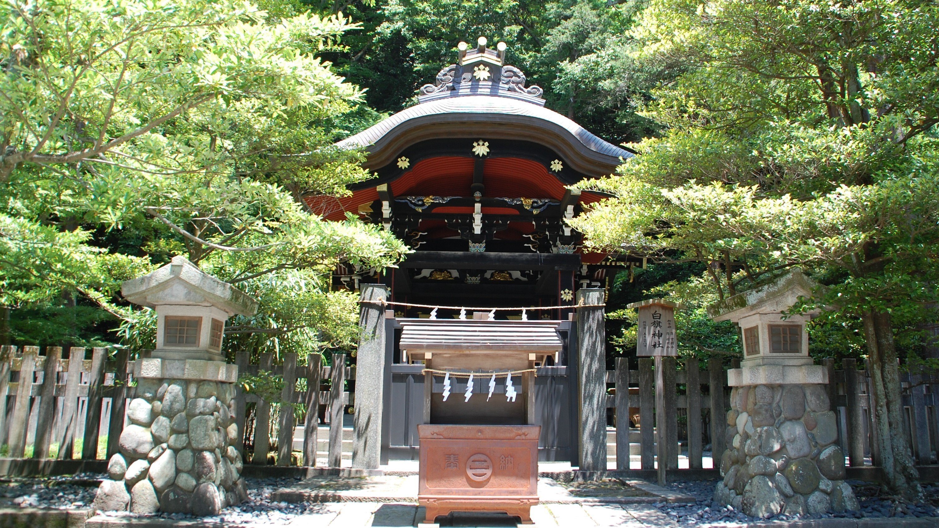 鶴岡八幡宮（神奈川県鎌倉市）境内の若宮ならびに白旗神社を参る｜唐崎夜雨