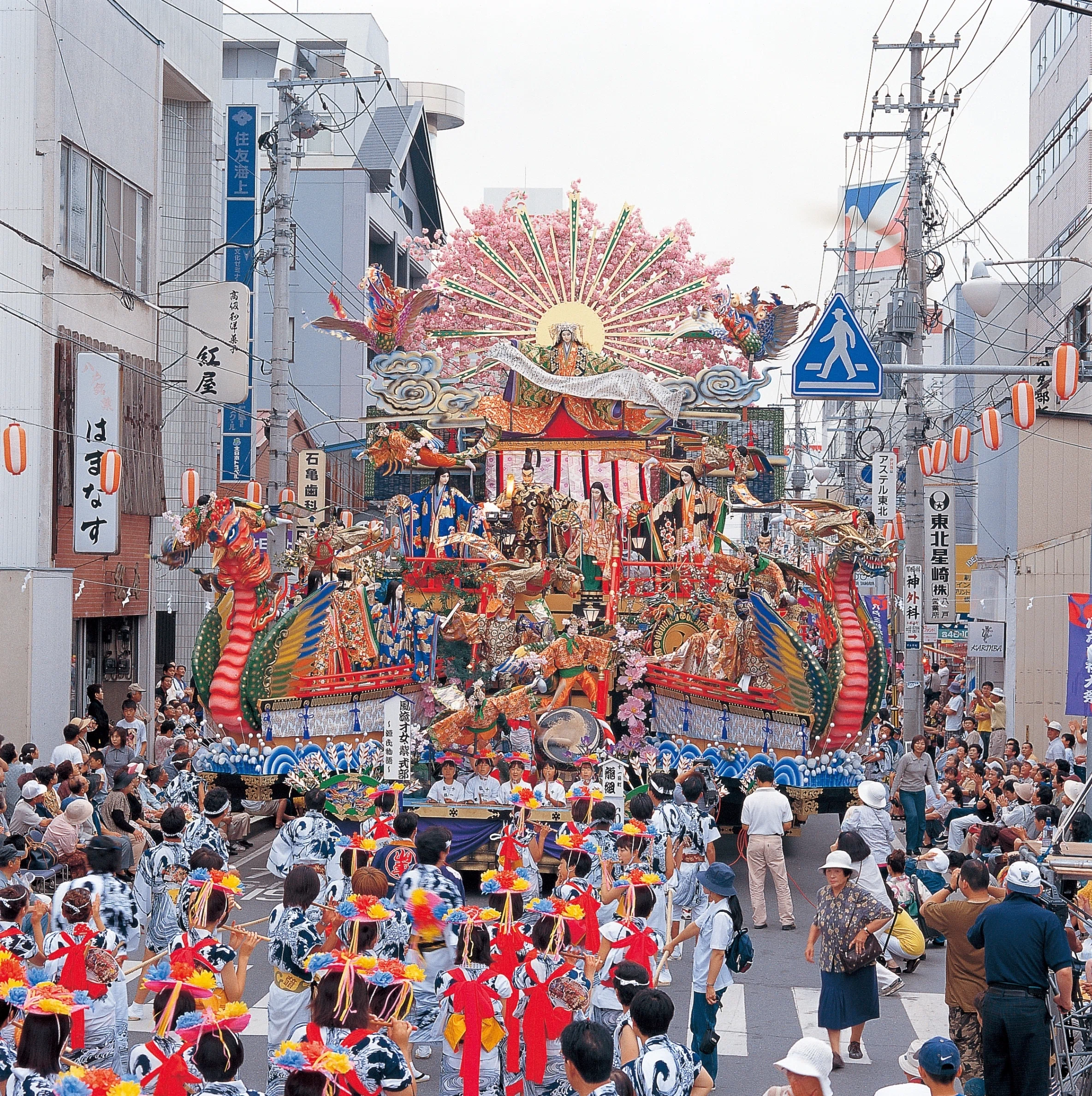 豪華絢爛の極み 八戸三社大祭（青森県八戸市）｜studio-Rie（スタジオ