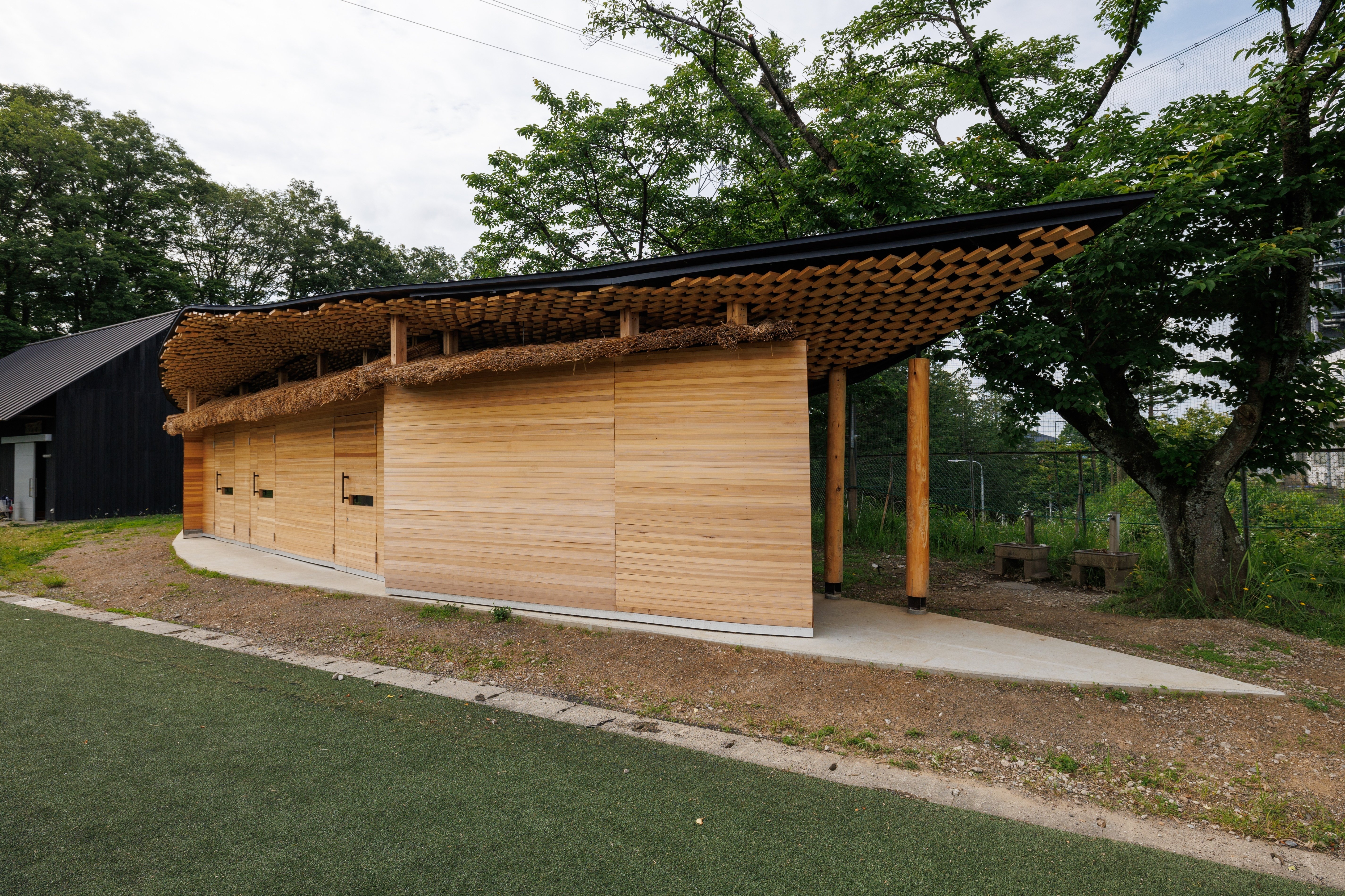 多摩産木材で学生が作った木造倉庫が完成！K×Kプロジェクトの取り組み