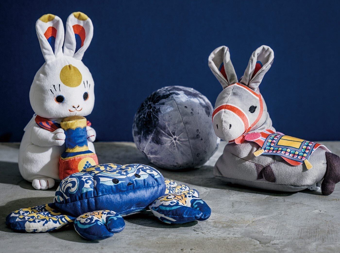 耳の長いウサギのぬいぐるみです 耳の長いウサギのぬいぐるみです