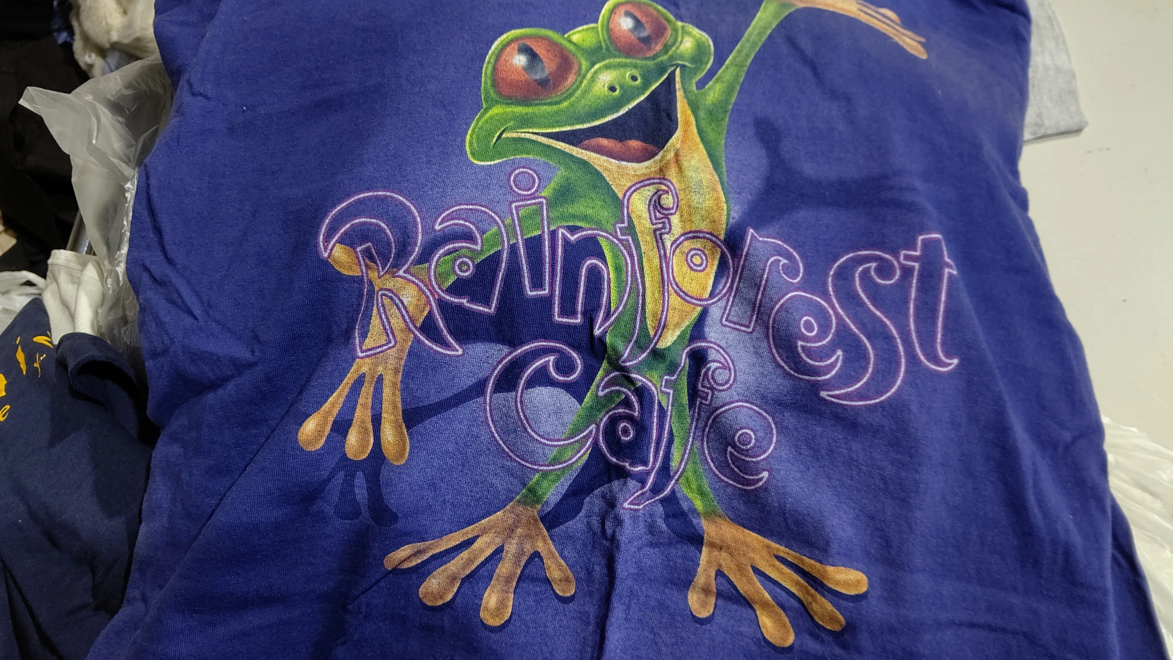 ?Rainforest Cafe☕のTシャツをレスキューした！?MADE IN USA?お 