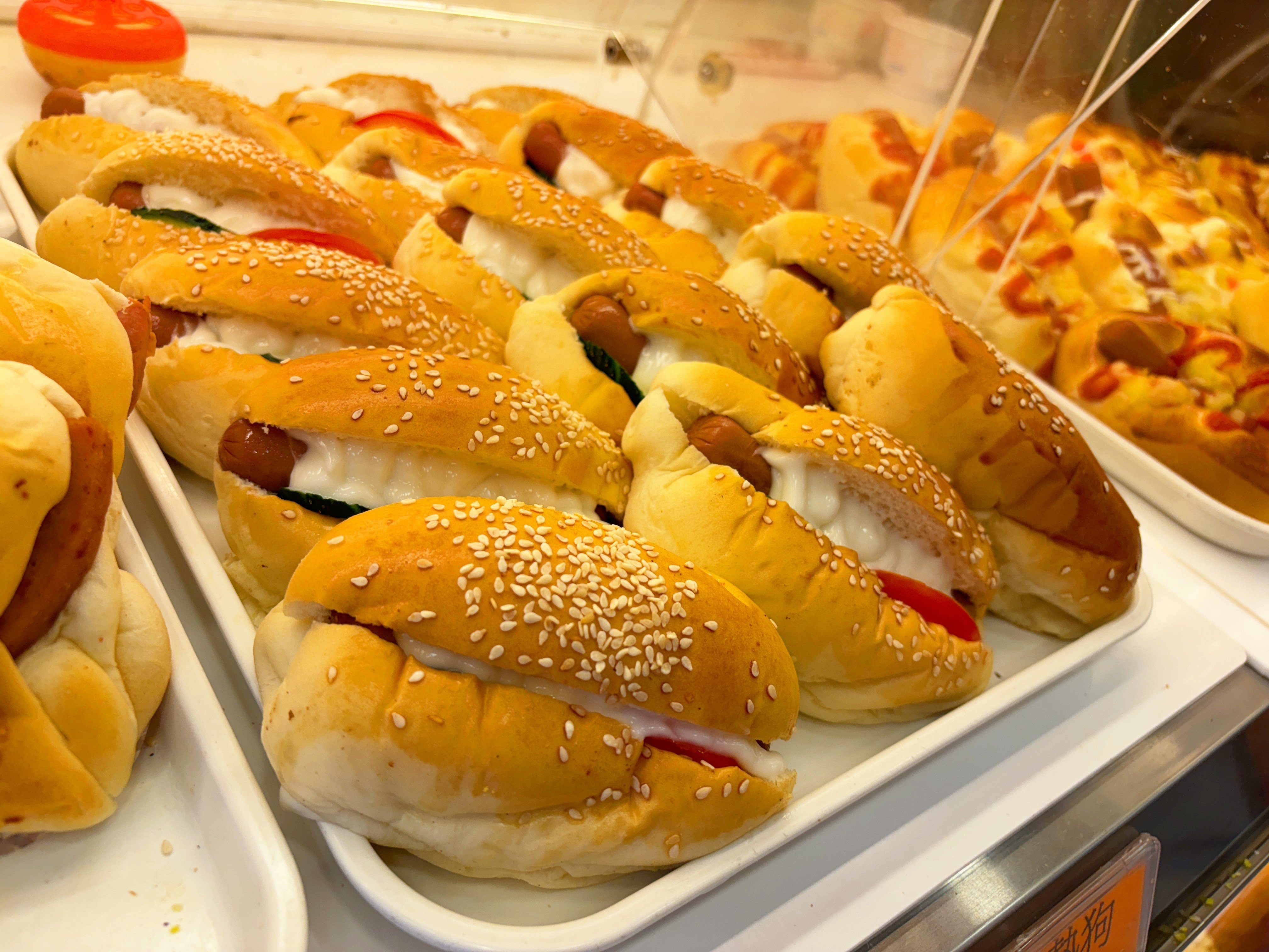 香港旅行記【津津面包西餅店】荃湾区 エッグタルト パン屋 #7｜K