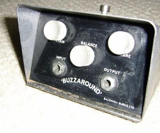 Fuzzを極めよう！ロバート・フリップの使用機材「ファズとアンプ」を