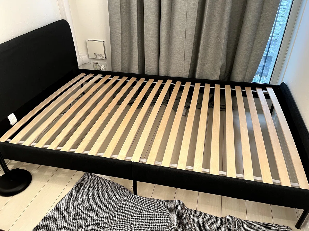 一人暮らし】ベッドが来ました！（IKEA SLATTUM）｜Ishめえる