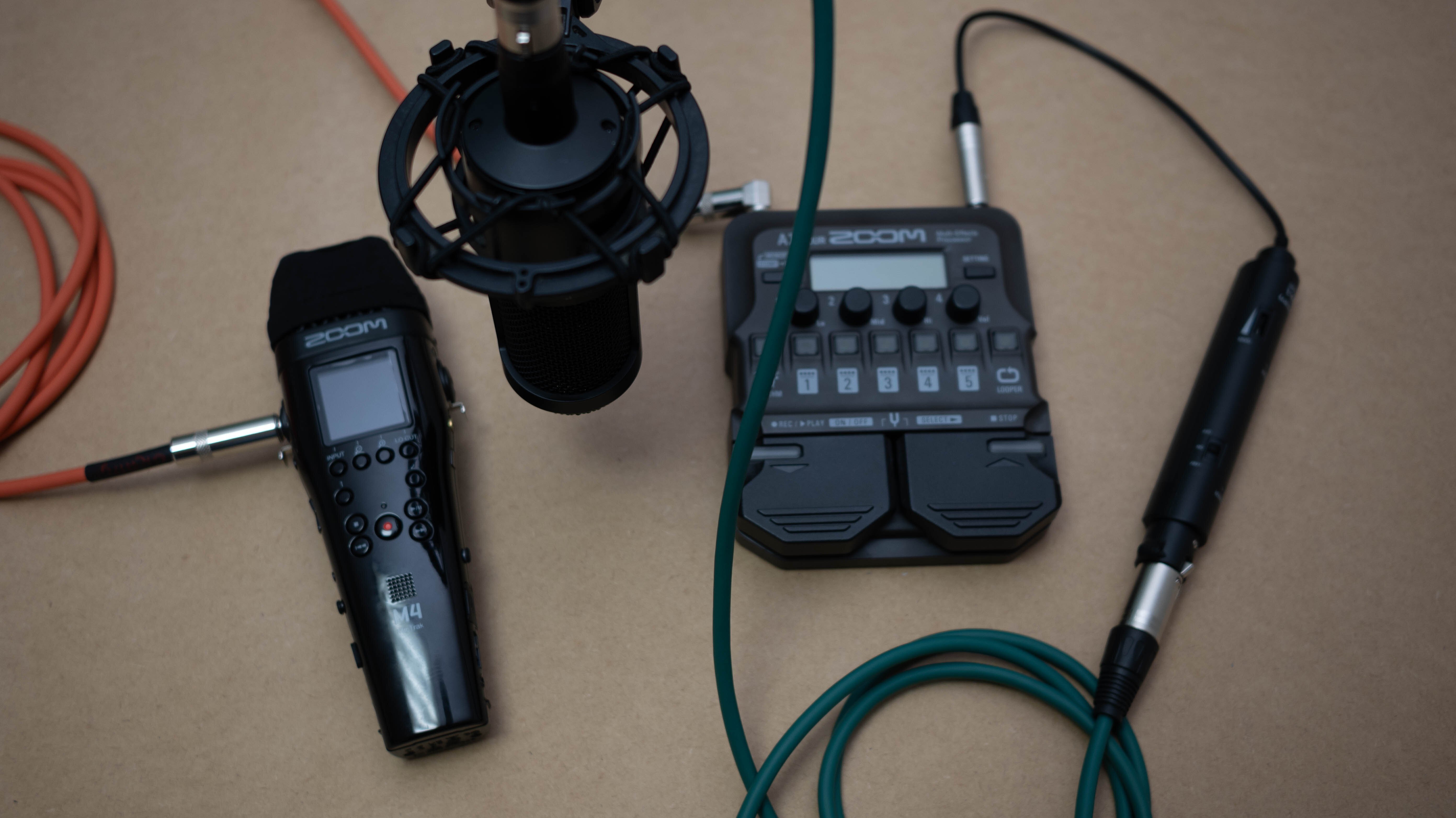 ZOOM ズーム M4 4トラックレコーダー ブラック 黒 デュアルAD & 32bit