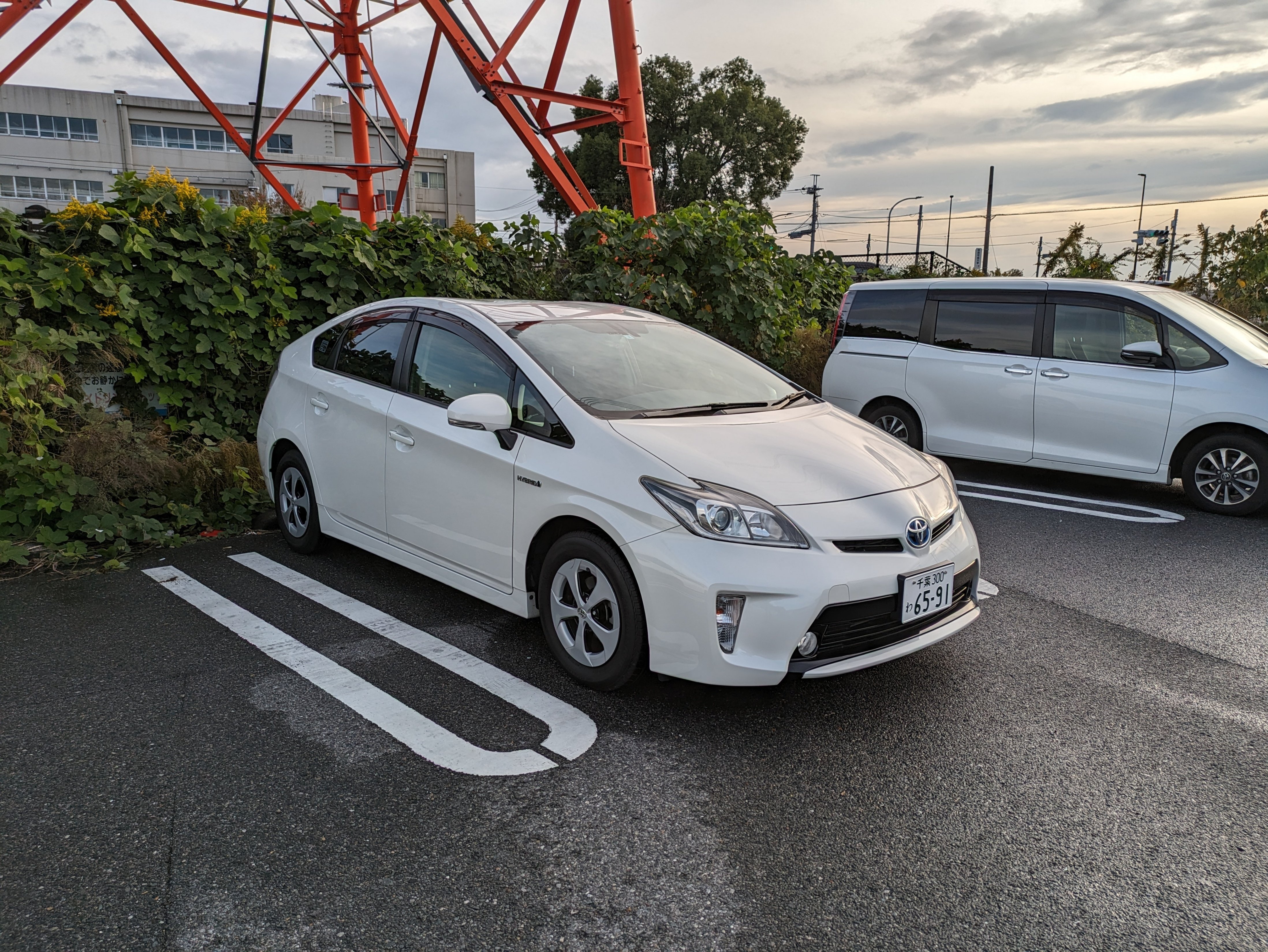 レンタカー試乗記 : 014 トヨタ プリウス 1.8 G (ZVW30)｜なぎ