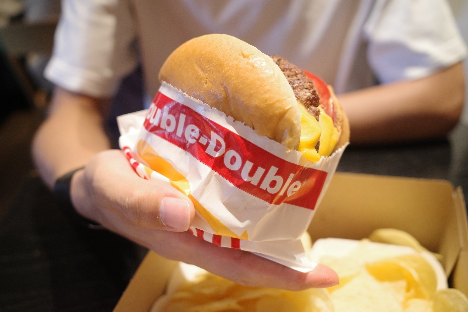 日本未上陸☆IN-N-OUT BURGER(インアンドアウト) Burgerネクタイ 日本未上陸!】In-N-Out Burgerのポップアップに行ってきた!｜mari