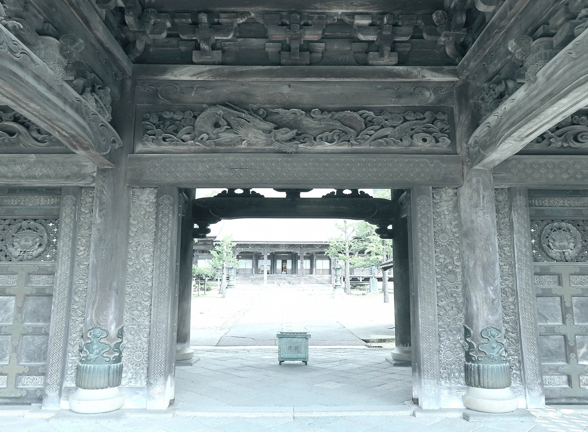 井波彫刻とは｜旅する工芸【TRADAILY】