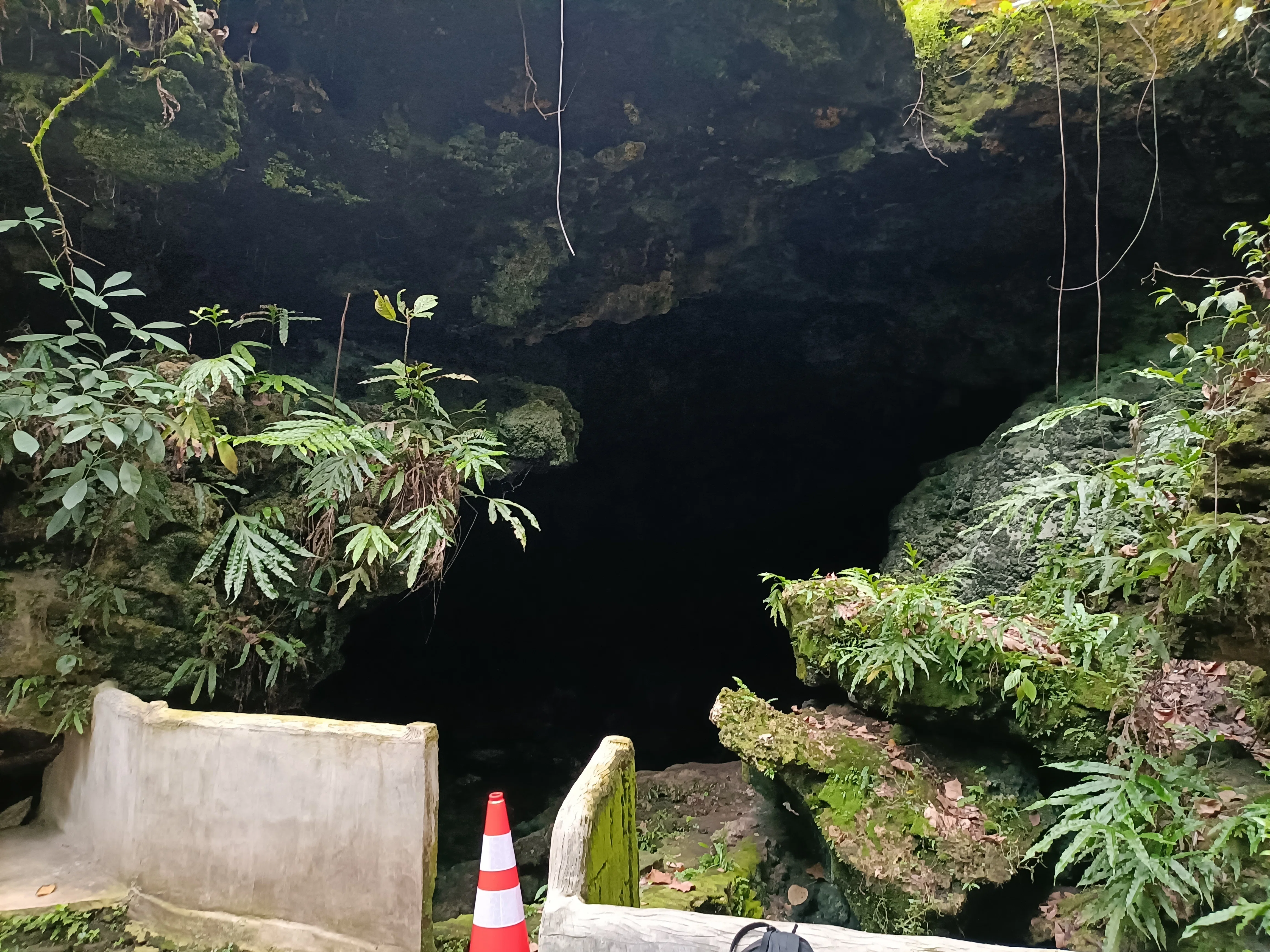 スマトラ島の温泉をめぐる旅 8日目 温泉が湧く神秘の洞窟｜ウダマコト